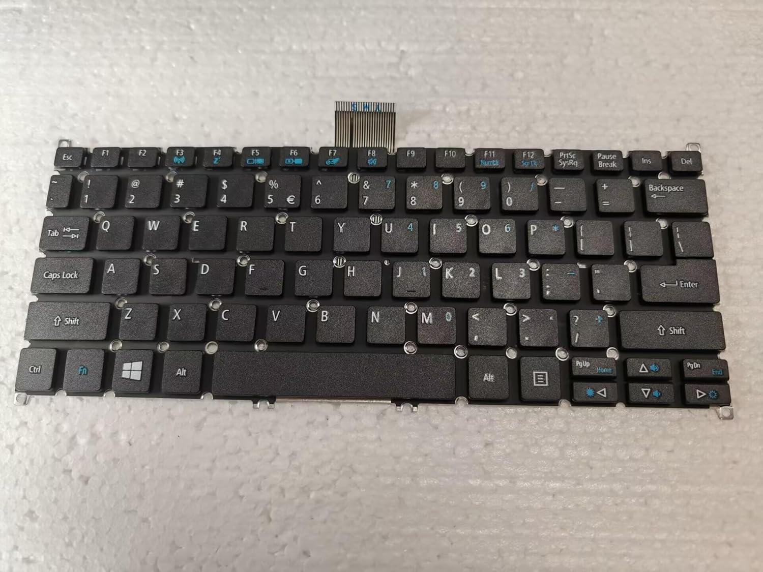 Clavier QWERTY Nordique Pour Acer Aspire V5-122, V5-131, V5-171 – Neuf (ouvert)