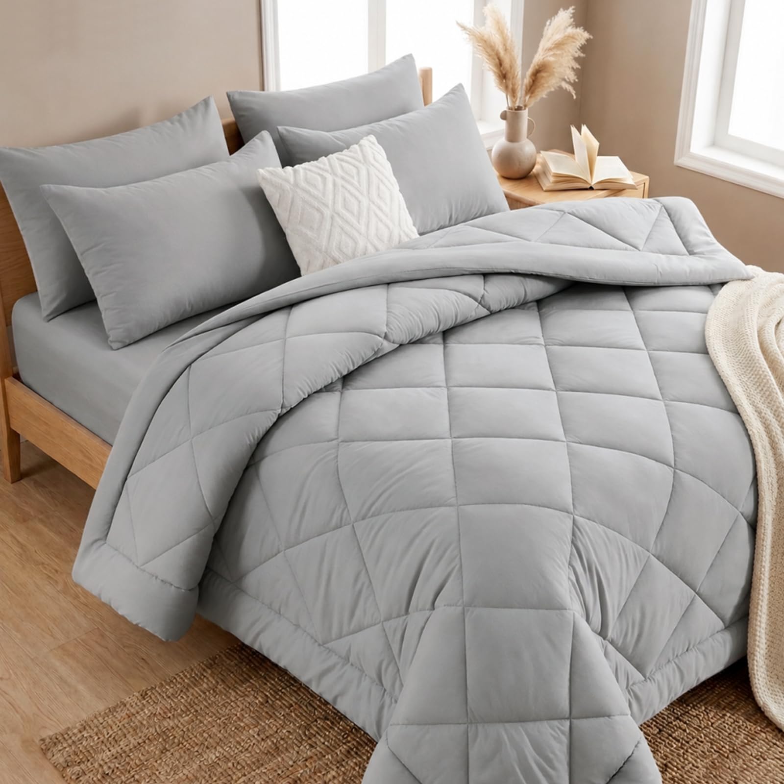 Tifschlaf Coverless Duvet Double 10.5 Tog - Bed Duvet for All Seasons, Luxury Lightweight Quilt Washable Comforter with 2 Pillowcases - 200x200 cm Light Grey