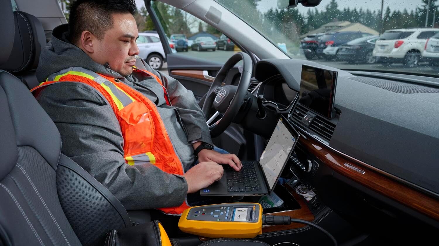 Fluke FEV150/TY1/TSL PRO - EV Charging Station Analyzer w/Type 1 & Tesla Type Plugs + TruTest Software License