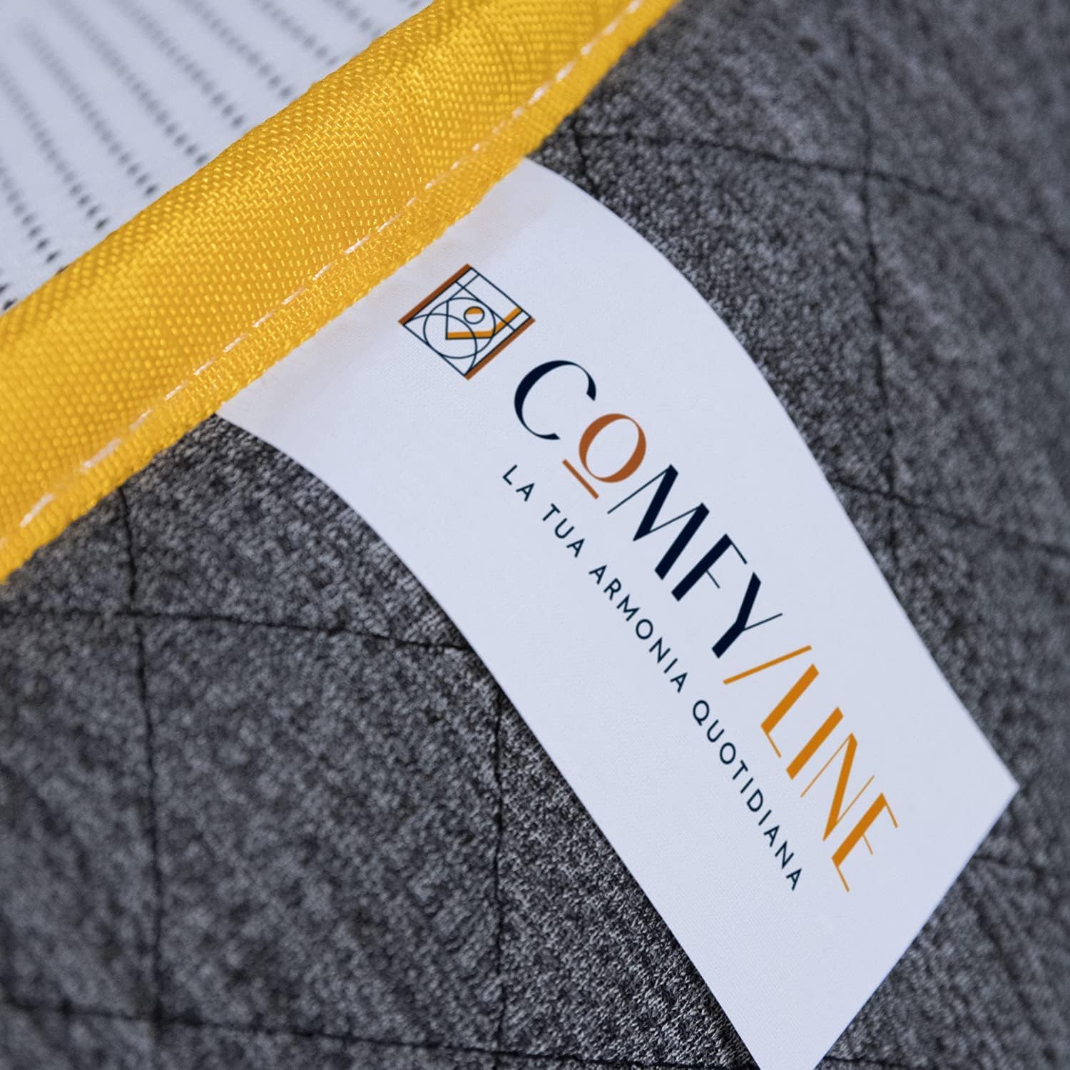 Comfy Line Matelas 140 x 200 cm en Mousse à mémoire de Forme, Hauteur 21 cm. 7 Zones différenciées orthopédique. Revêtement Coton Frais et Respirant. Fabriqué en Italie 100%