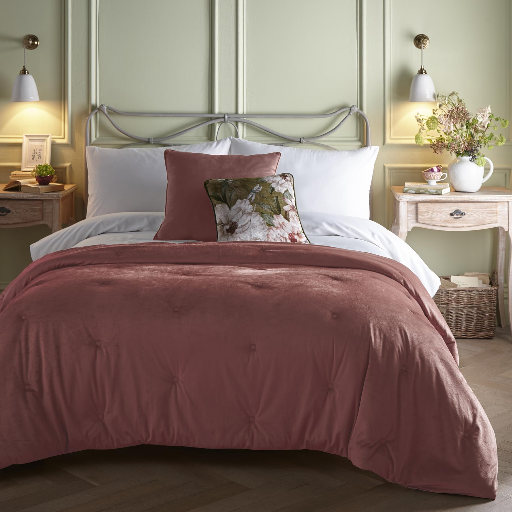 Appletree Pink Austell Velvet Bedspread 150Cm