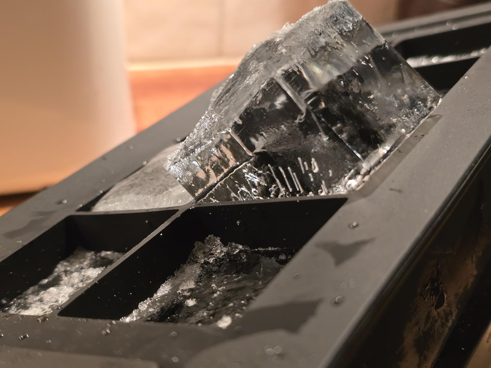 Clear Ice Cube Tray for Whiskey: FDDBI 2Inch Clear Ice Cube Maker ...