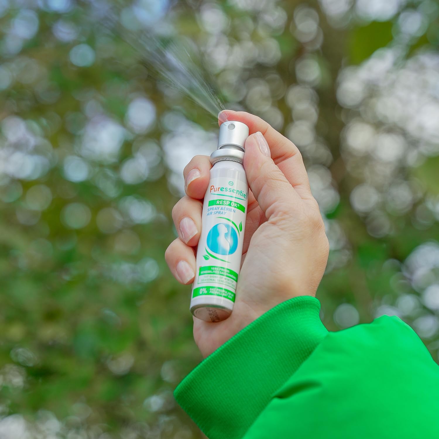 Puressentiel – Respirazione Spray per l’Aria – Per respirare più liberamente – Purifica l’aria – Primi freddi e sensibilità stagionali - 19 Oli essenziali puri – Con Eucalipto e Tea Tee – 200 ml