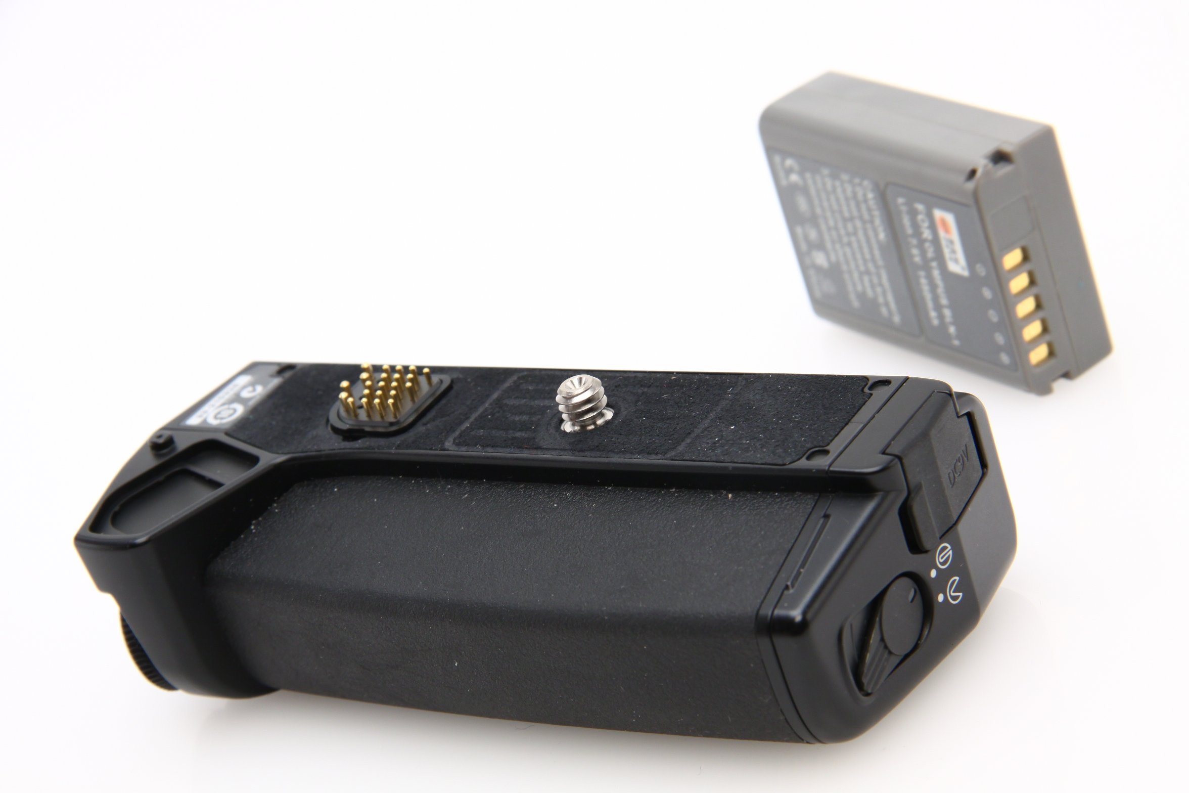 Vivitar BG-E16 Pro Series Multi-Power Battery Grip for EOS 7D Mark II DSLR Camera