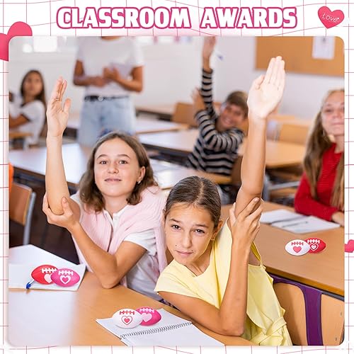 Miniatura 5 de Simgoing 120 bolas de fútbol para el día de San Valentín, bolas antiestrés de 2.13 pulgadas, pequeños juguetes de fútbol de espuma para niños, aula,