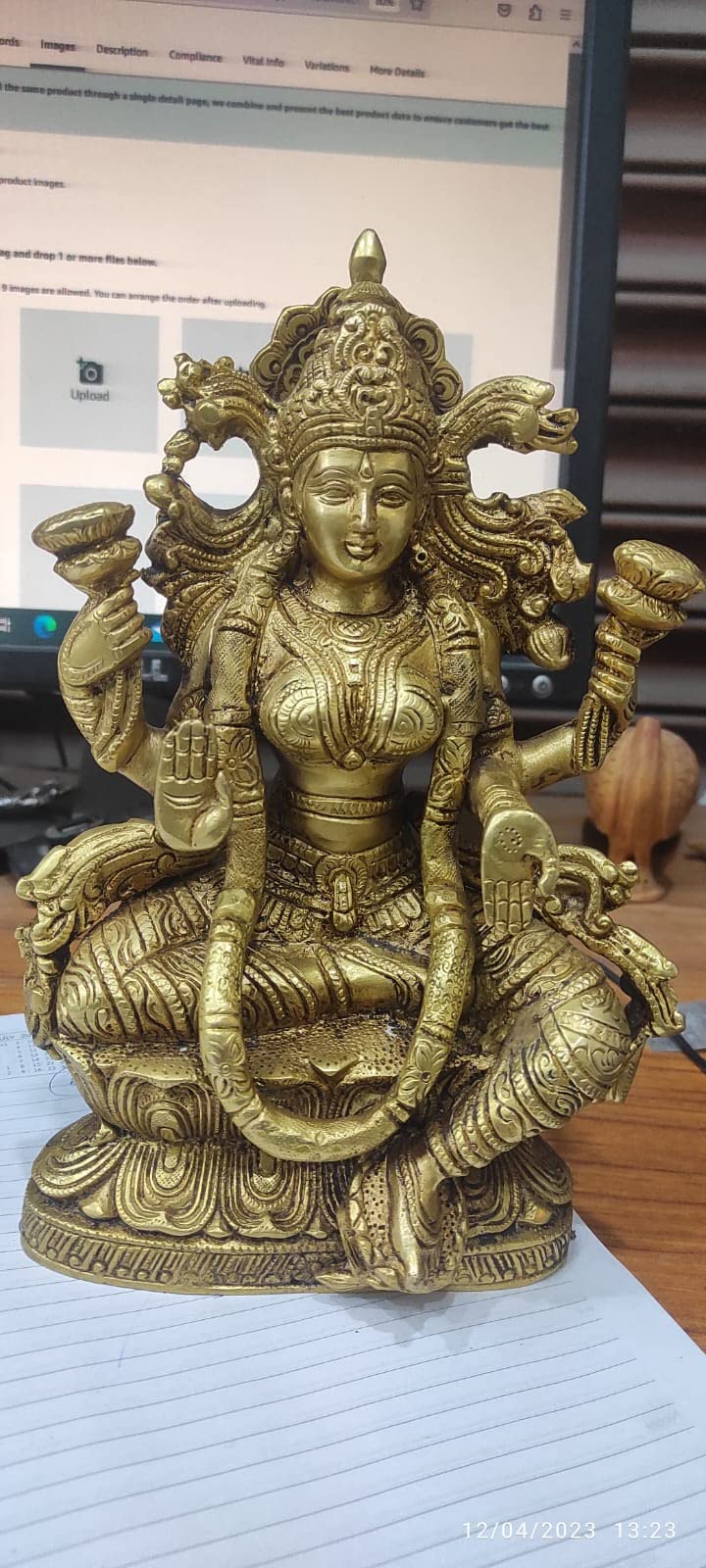 AONA Lord Lakshmi Idol Figurine Maa Lakshmi Showpiece Home Office Temple Golden in Brass (Height: 9.5 Inches)