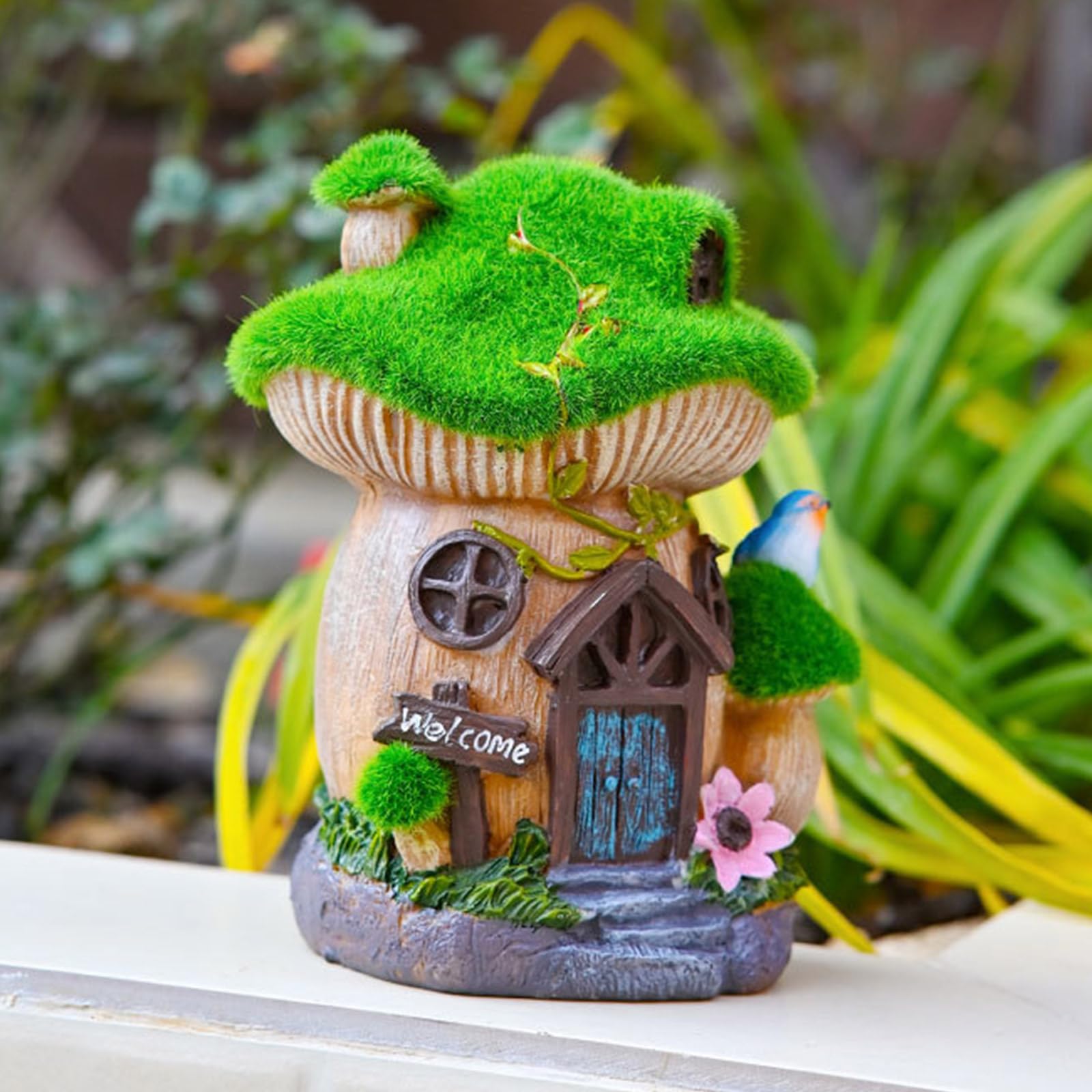 Luce solare del fungo della casa sull'albero della resina per gli ornamenti e le decorazioni del giardino