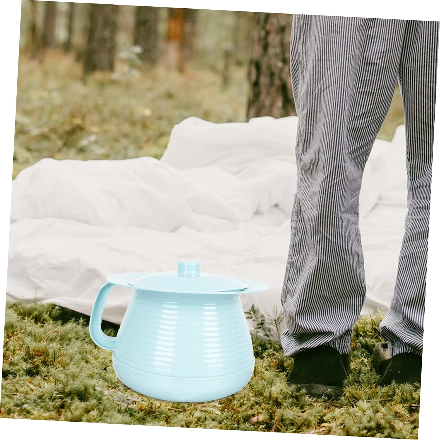 1pc Portable Thickened Urinal Lid for Adults Convenient Handheld Spittoon for Travel Hospitals and Emergency Use Easy to
