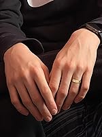 Vista 4 de Alianza de boda para hombre simple tradicional de 5 mm de oro amarillo de 10K (talles disponibles 7-12 1/2)