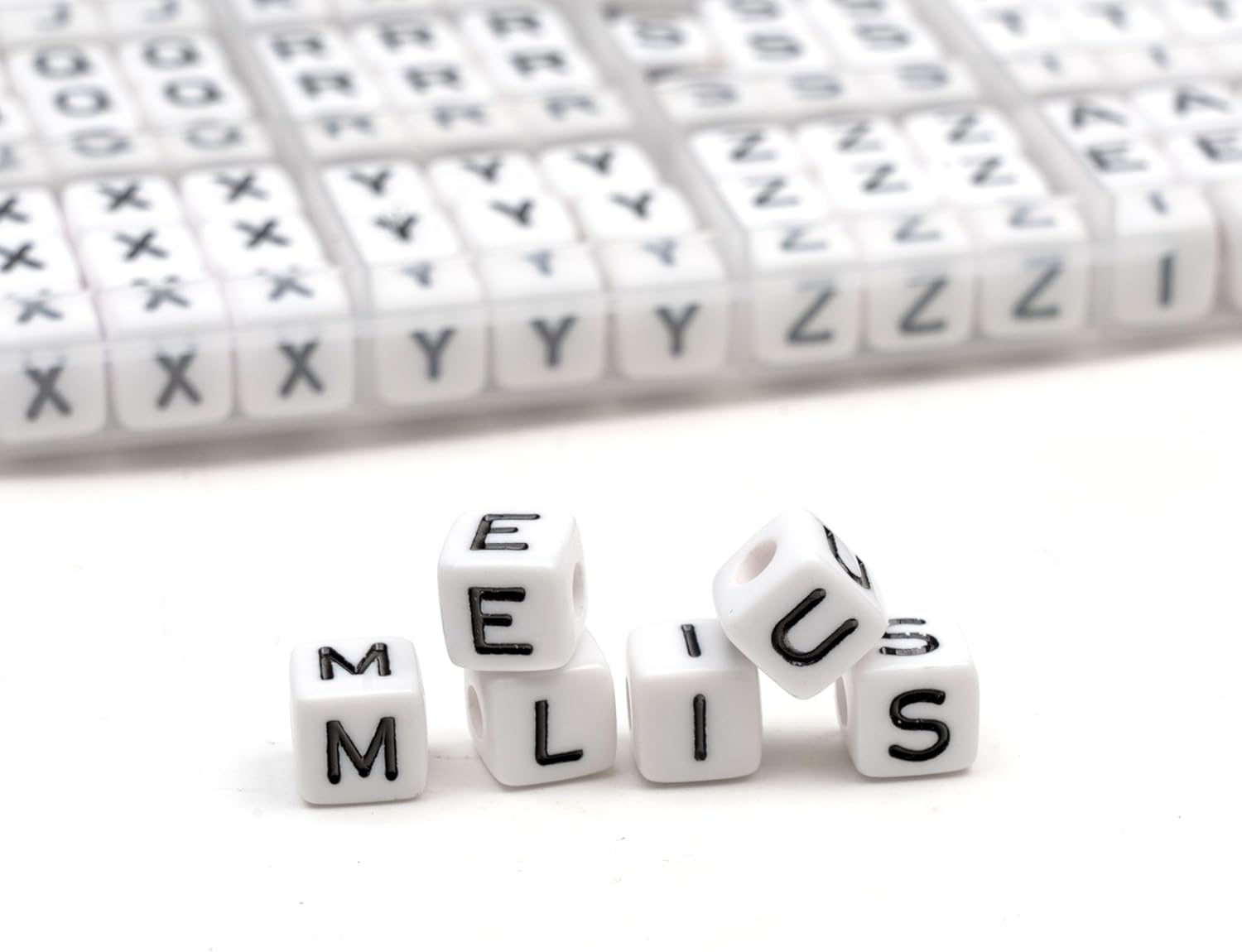 MELIUS 252Pcs 10x10mm Acrylic Large Letter Beads, Square Big Alphabet Paracord Beads for Jewelry Making, DIY Necklaces Collars, Key Chains, Bracelets (White) - Image 4