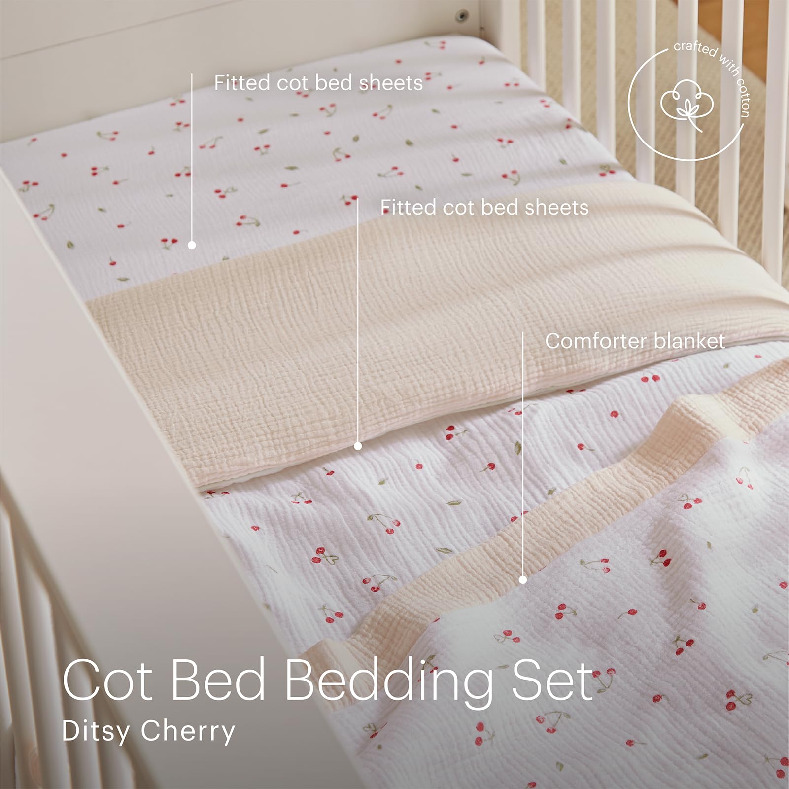 CuddleCo Set copripiumino per lettino, 4 pezzi, in ciliegio ditsy – include copripiumino, coperta e 2 lenzuola con angoli, biancheria da letto accogliente per bambini
