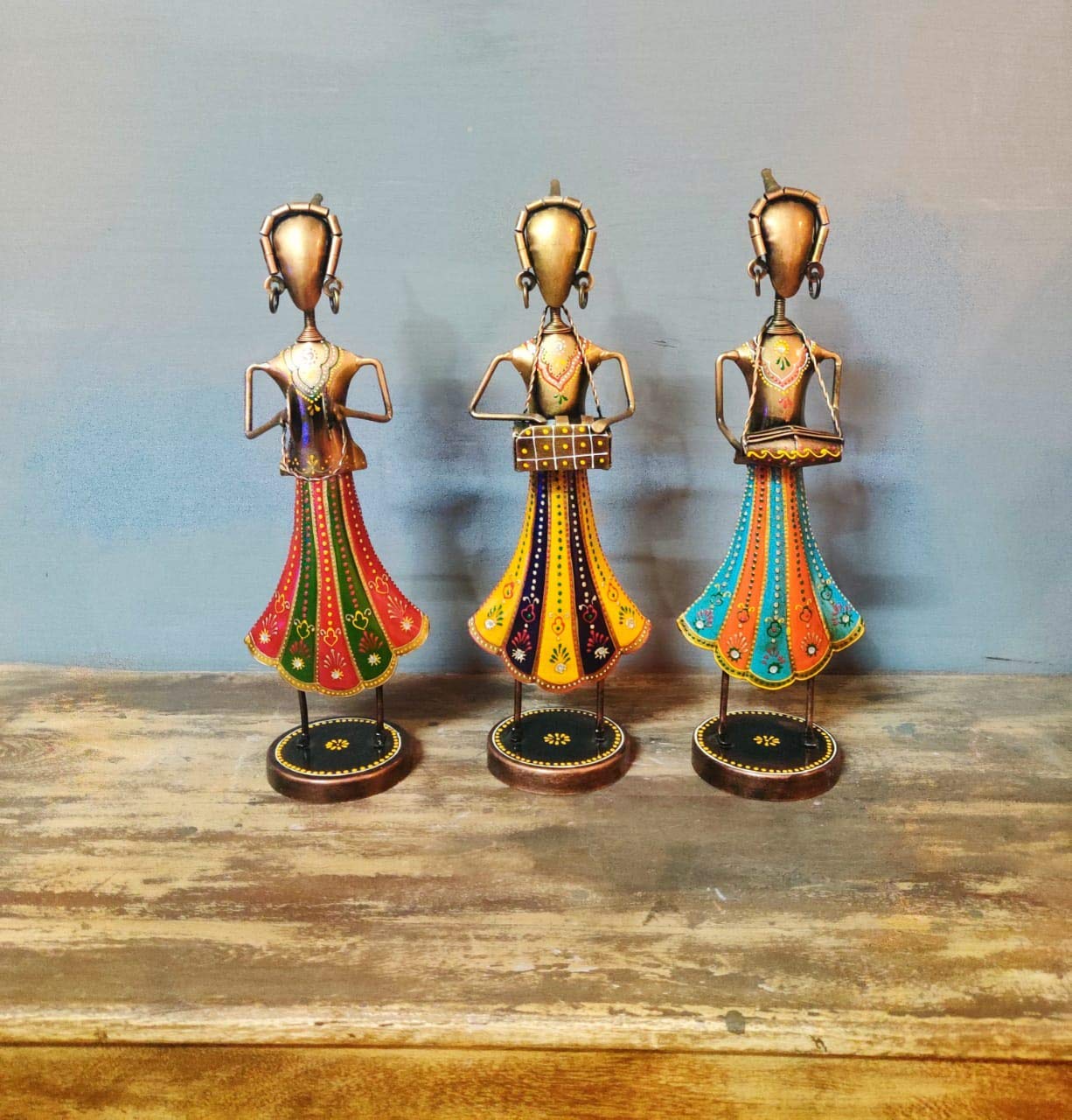 AAE Rajasthani Handmade Hand Crafted by Skilled Artisans Iron Study Office Dinning Kids Diwali Table Décor Table Art Lady Musicians Multicolour Set of 3 (Multi, 6 Inches x 4 Inches x 16 Inches)