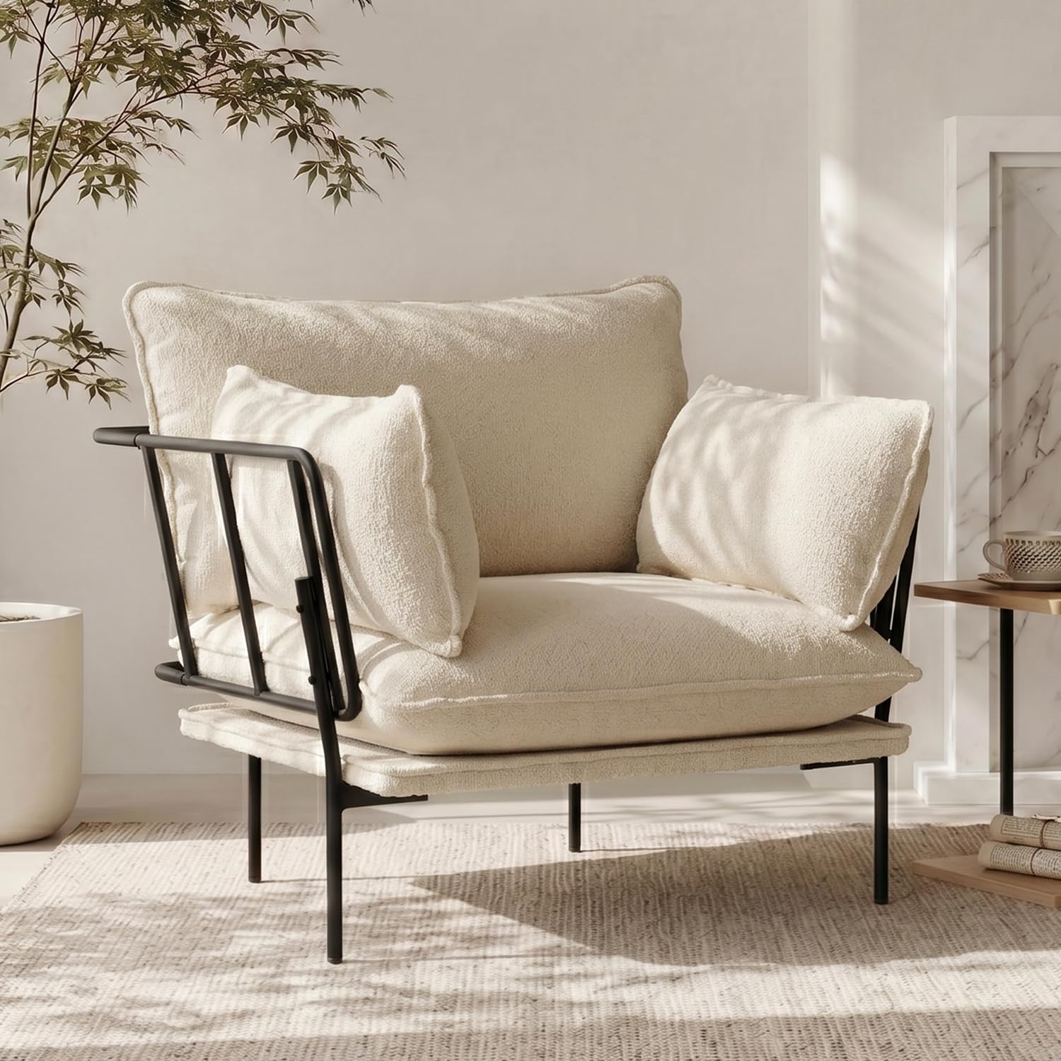 Bouclé Loungesessel mit Metallbeinen – gepolsterter Akzentstuhl als Lesesessel, Wohnzimmerstuhl, Schlafzimmerstuhl & Balkonstuhl, moderner Polstersessel für Entspannung (Creme, 1 Stück)