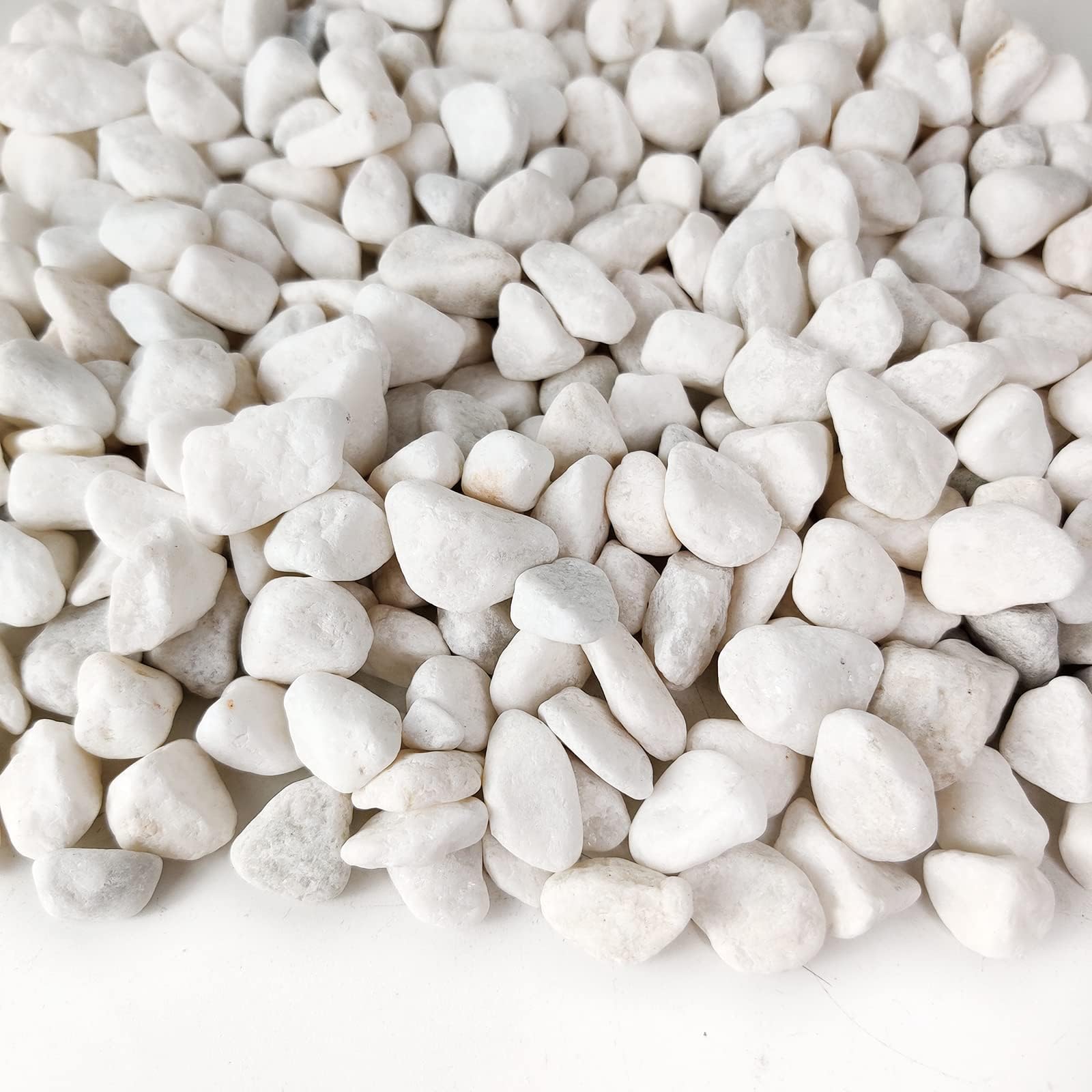 HappyFiller Polished 18 LB 1/2" White Matted Pebbles for Outdoor Garden Landscape Pave Walkway Small Rocks,Indoor Plants Succulents Cactus,Aquarium,Vase Fillers,Cultivation Hydroponic Stone,Zen