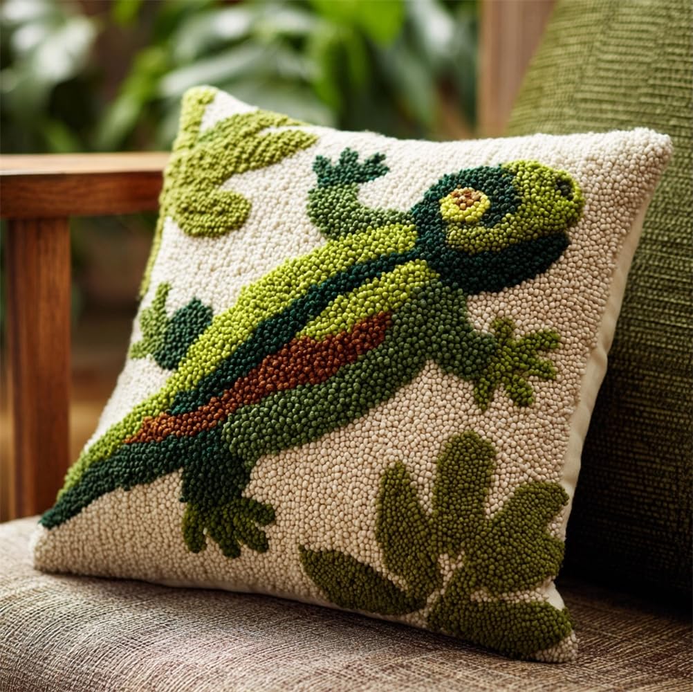 kitphoenix Latch Hook Kits, Latch Hook Kit for Beginners Lizard Pattern Throw Pillow Cover Pattern Printed Sofa Cushion Crochet Needle for Carpet Embroidery 17X17Inch