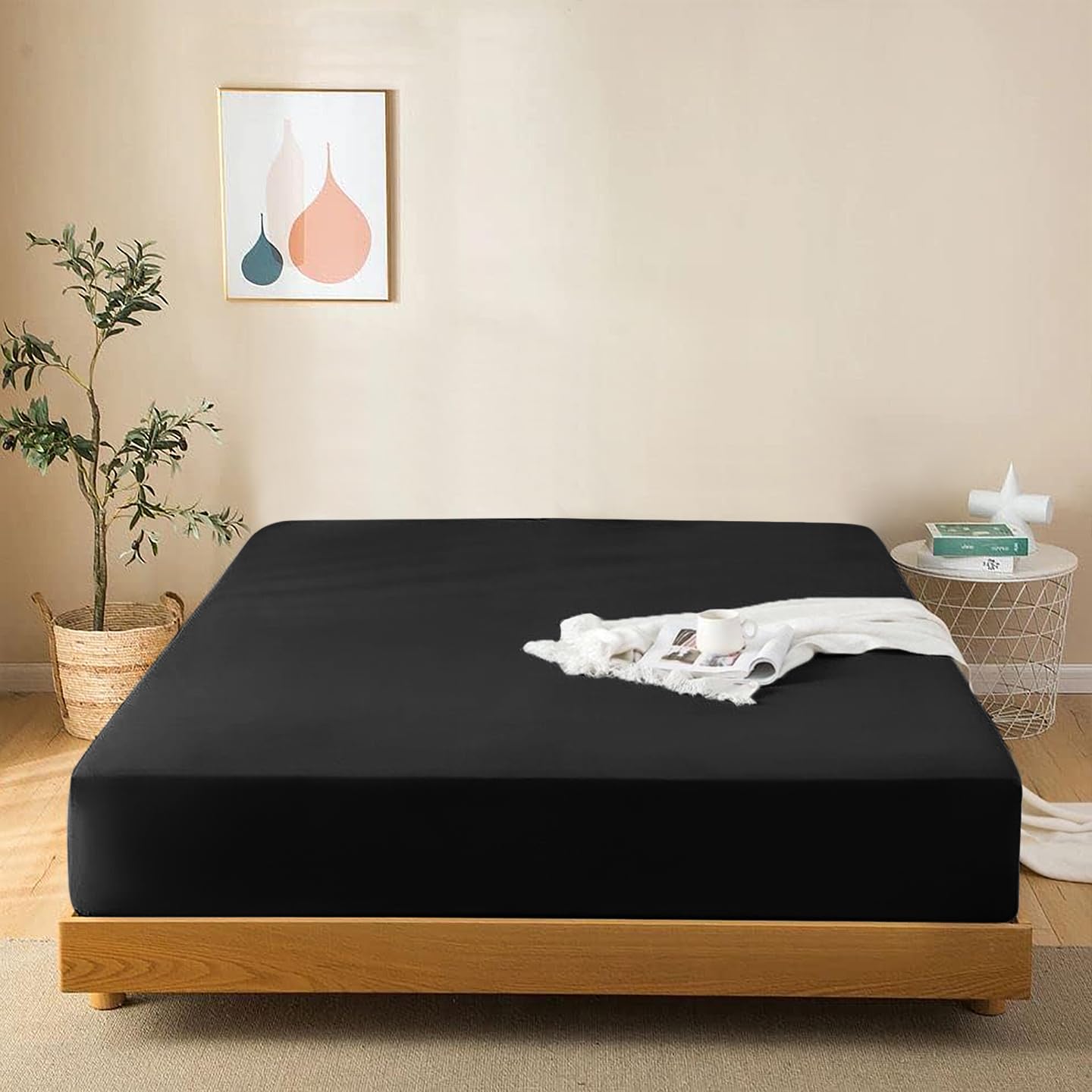 Fitted Sheet, Luxury Comfort of a Set of Two Microfibre Fitted Sheets, Ultra Soft - Image 4