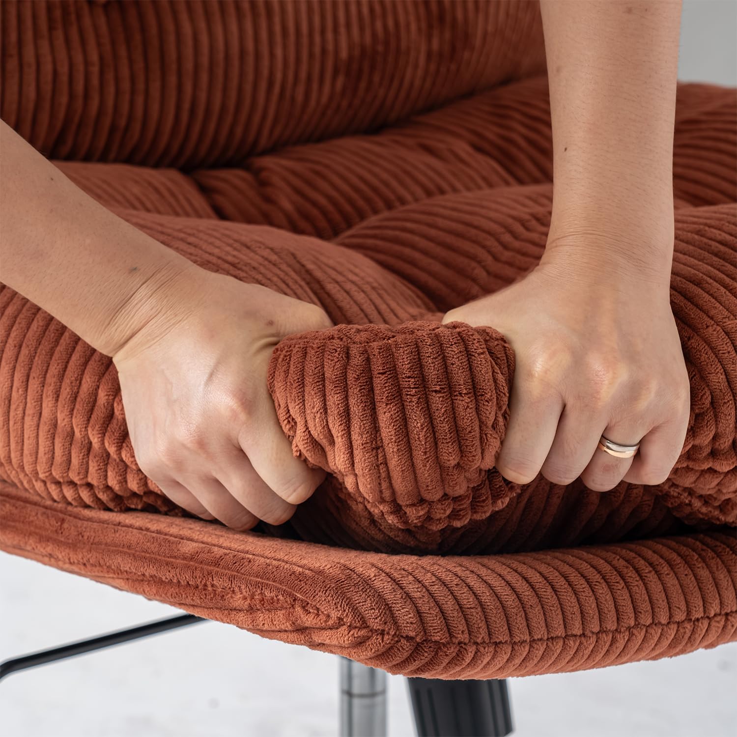 MEUBLE COSY Sedia da Ufficio Girevole Regolabile in Altezza Poltrona da Scrivania Seduta in Velluto a Coste per Studio, Funzione di Inclinazione Libera, Rosso