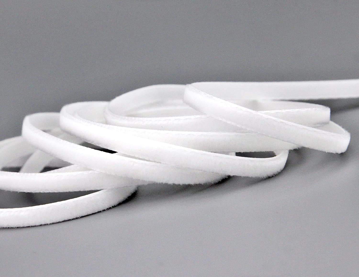 Finemark 3m x 9mm Classic Solid White Velvet Ribbon for Sewing & Decorating, 401 white, 3 m x 9 mm - Image 2