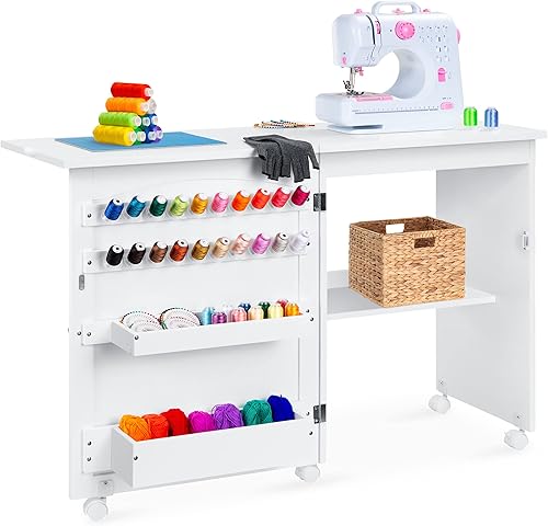 Best Choice Products Mesa de coser plegable estación de manualidades multiusos y escritorio lateral con diseño compacto ruedas estantes contenedores