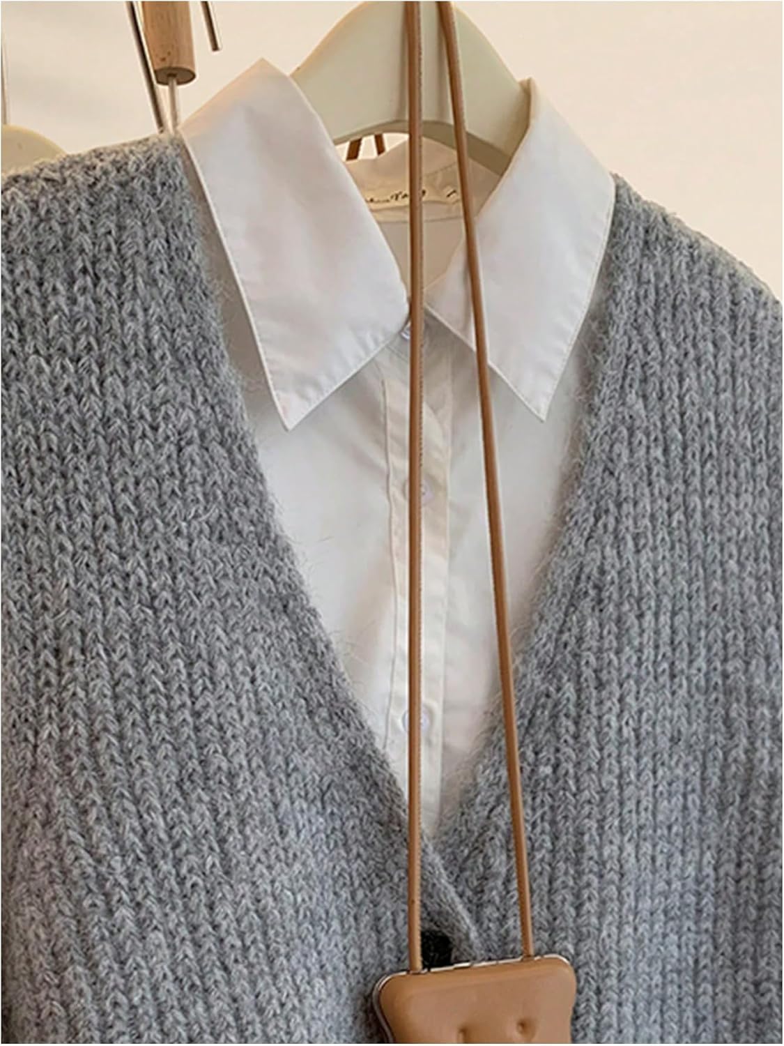 Verdusa Women's Sweater Vest Tops Button Up Cozy Sweaters Old Money Clothes Chunky Sweater - Image 3