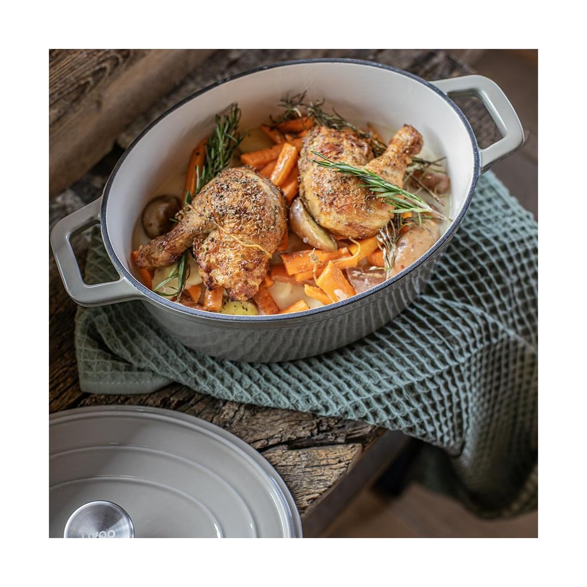 Livoo - Olla ovalada de hierro fundido MEP129G - 4,5L, tapa con picot, 29 x 22 cm, 5,5 kg