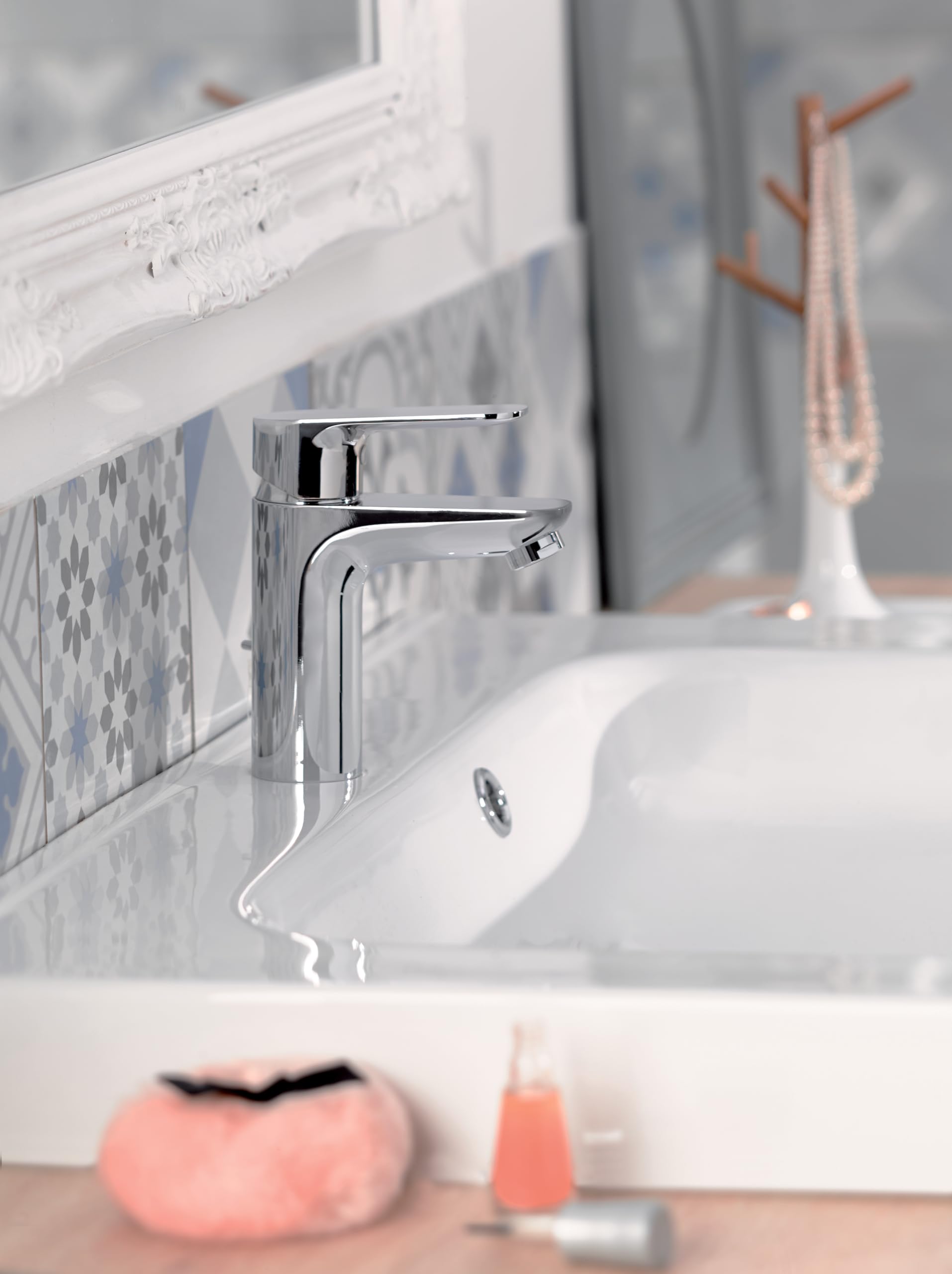 Jacob Delafon Mitigeur Lavabo Oscar, avec Vidage et Flexibles, Chrome | Installation brevetée en 35s. Cartouche céramique. Débit 5L/min. Bec 9cm