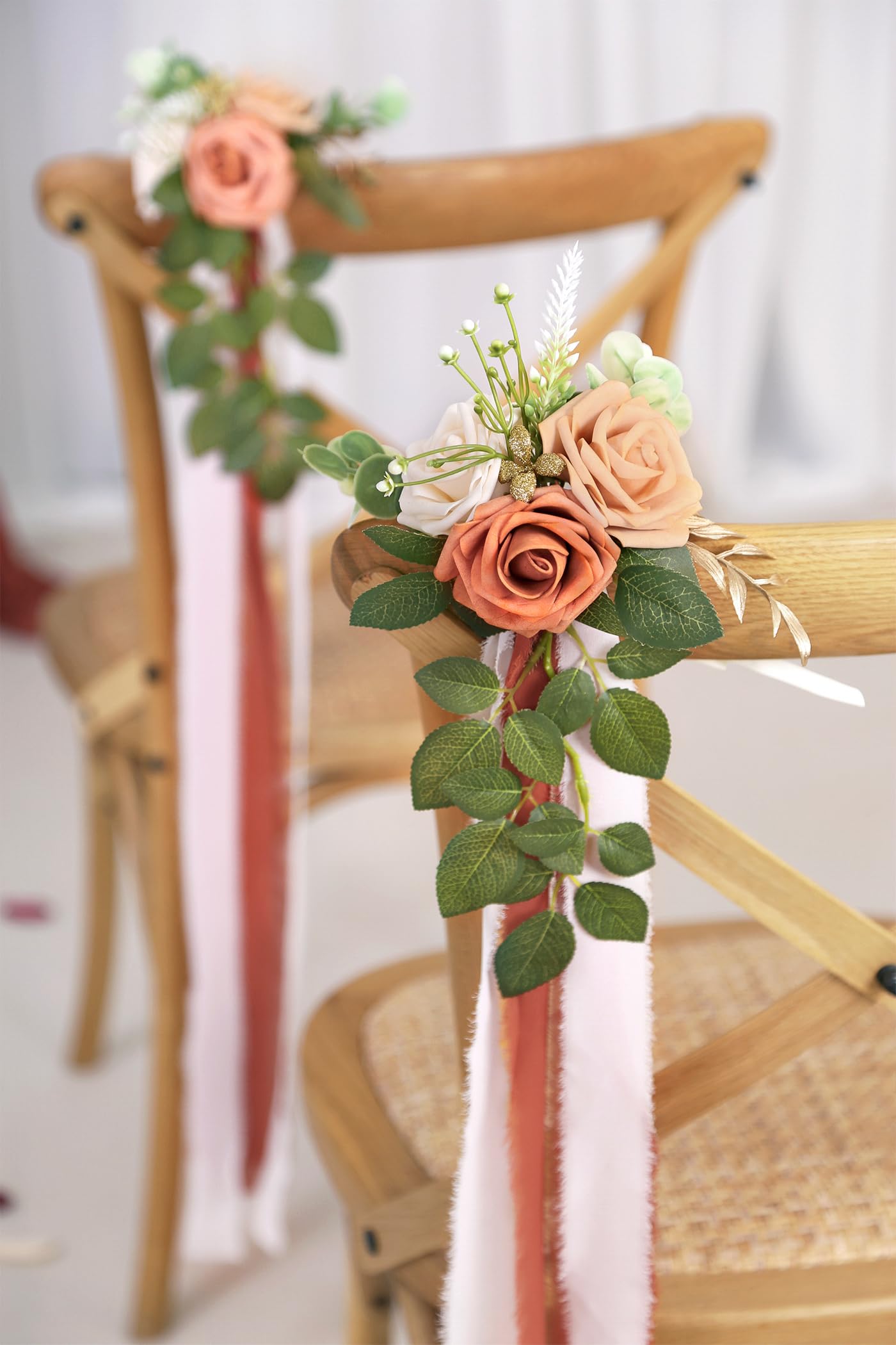 Hochzeit Gang Dekorationen für Hochzeit Zeremonie 10er Set Kirchenblumen für Kirche Stuhl Dekorationen Party Dekor mit künstlichen Blumen Eukalyptus und Bändern Terrakotta