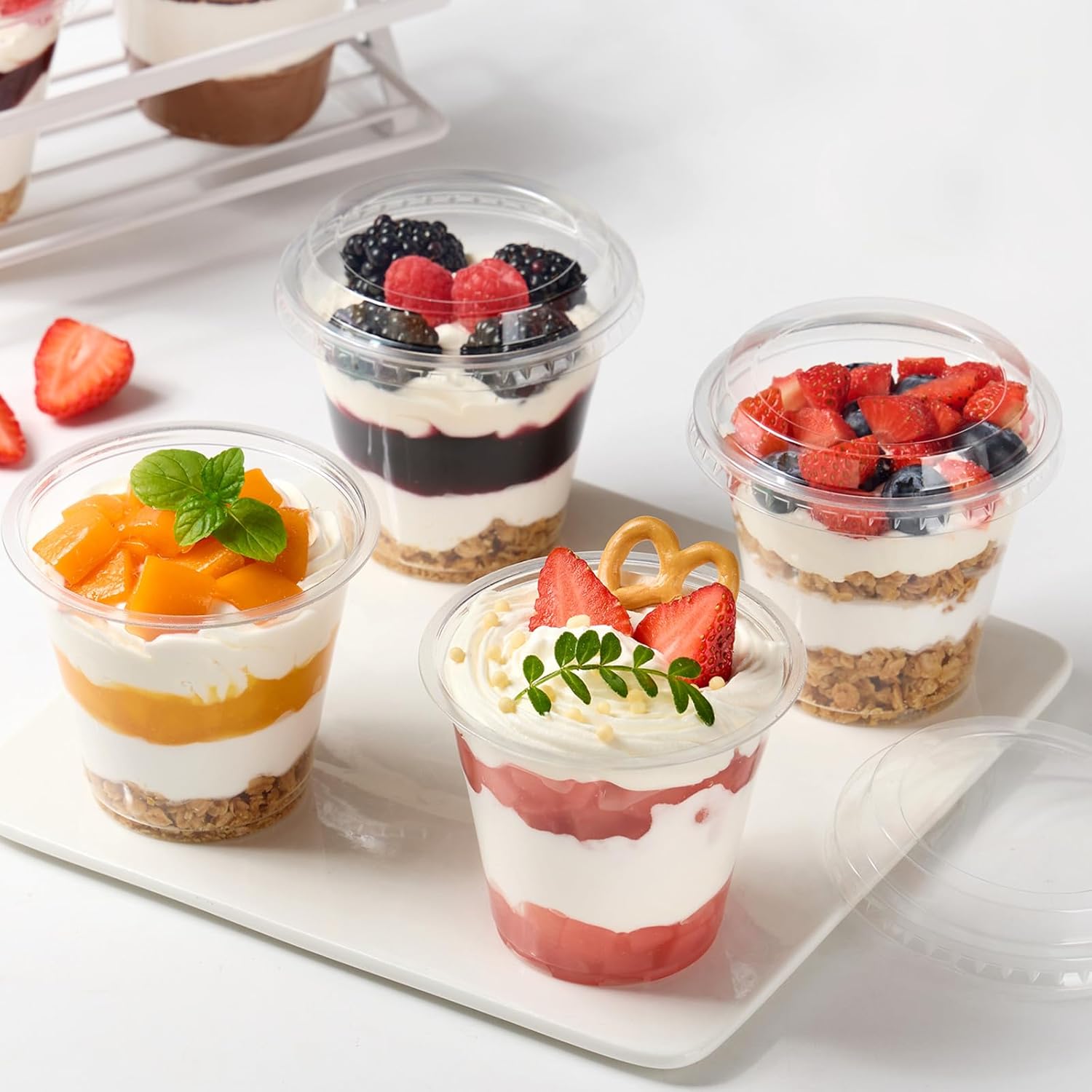 Plastic Dert Cups with Lids, Small Plastic Yogurt Parfait Cups, Mini