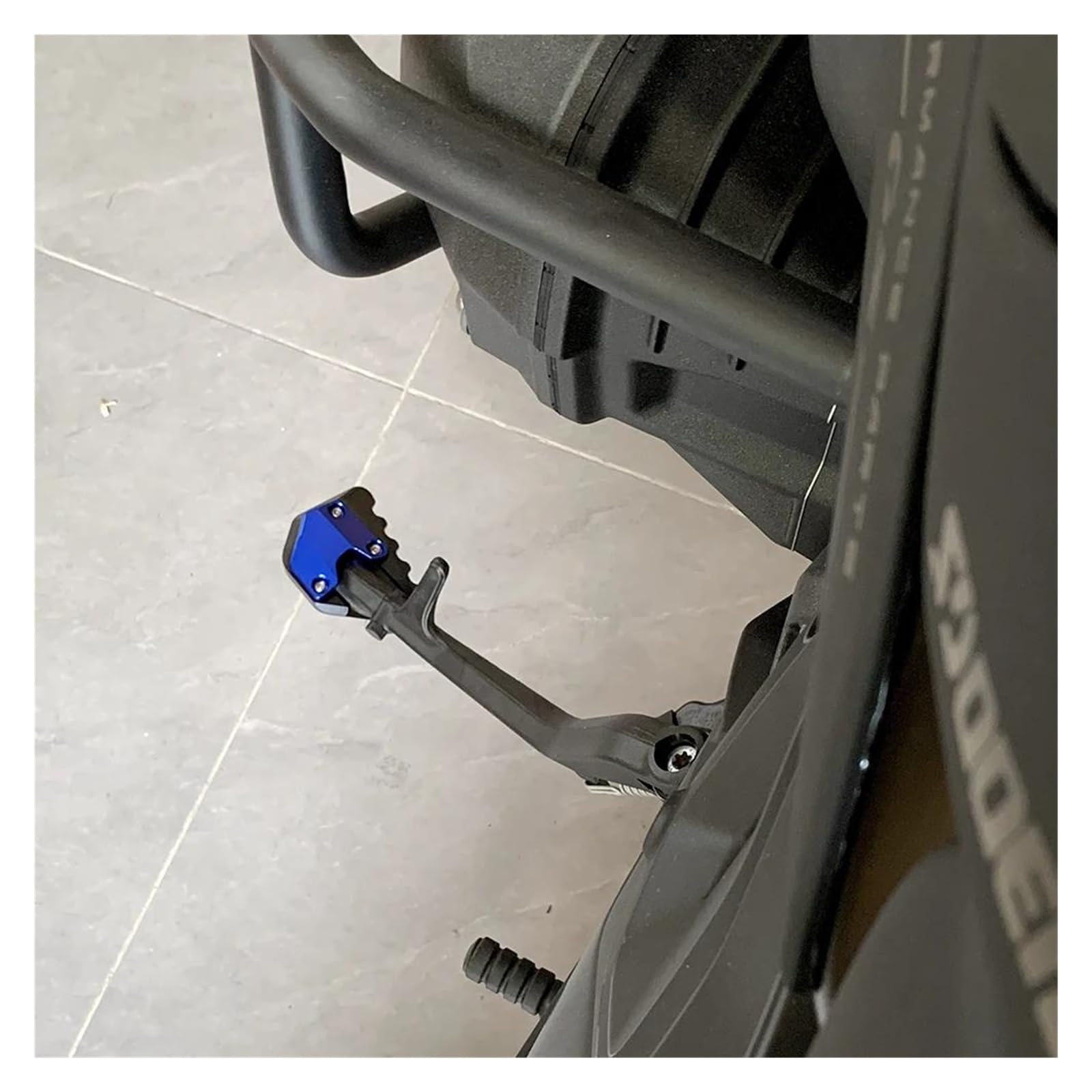 Per BMW R1300GS ADVENTURE 2024-2026 R 1300 GS ADV Moto Cavalletto Laterale Estensione Piastra Di Supporto Gs1300 1300 Gsa Accessori(Black,1)