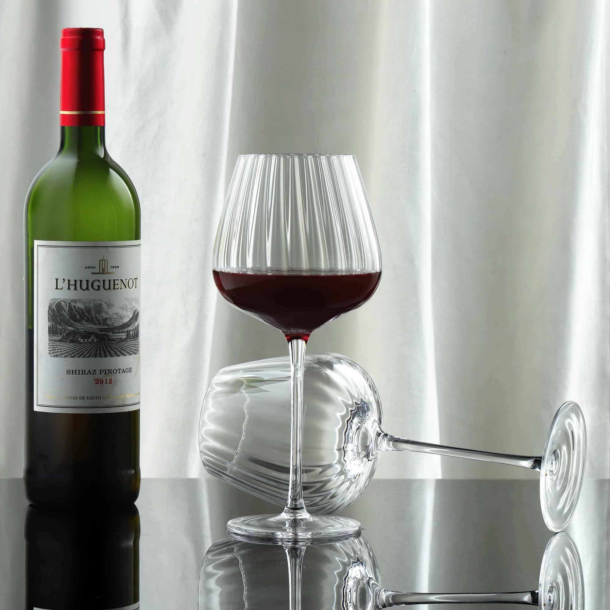 Joeyan Soufflé à la Main Verre a Vin en Cristal,Verres à Vin Blanc de Dégustation Nervuré,Grand Verres à Vin Rouge à Pied Transparent,pour Mariage et Fête,560 ML,Lot de 2