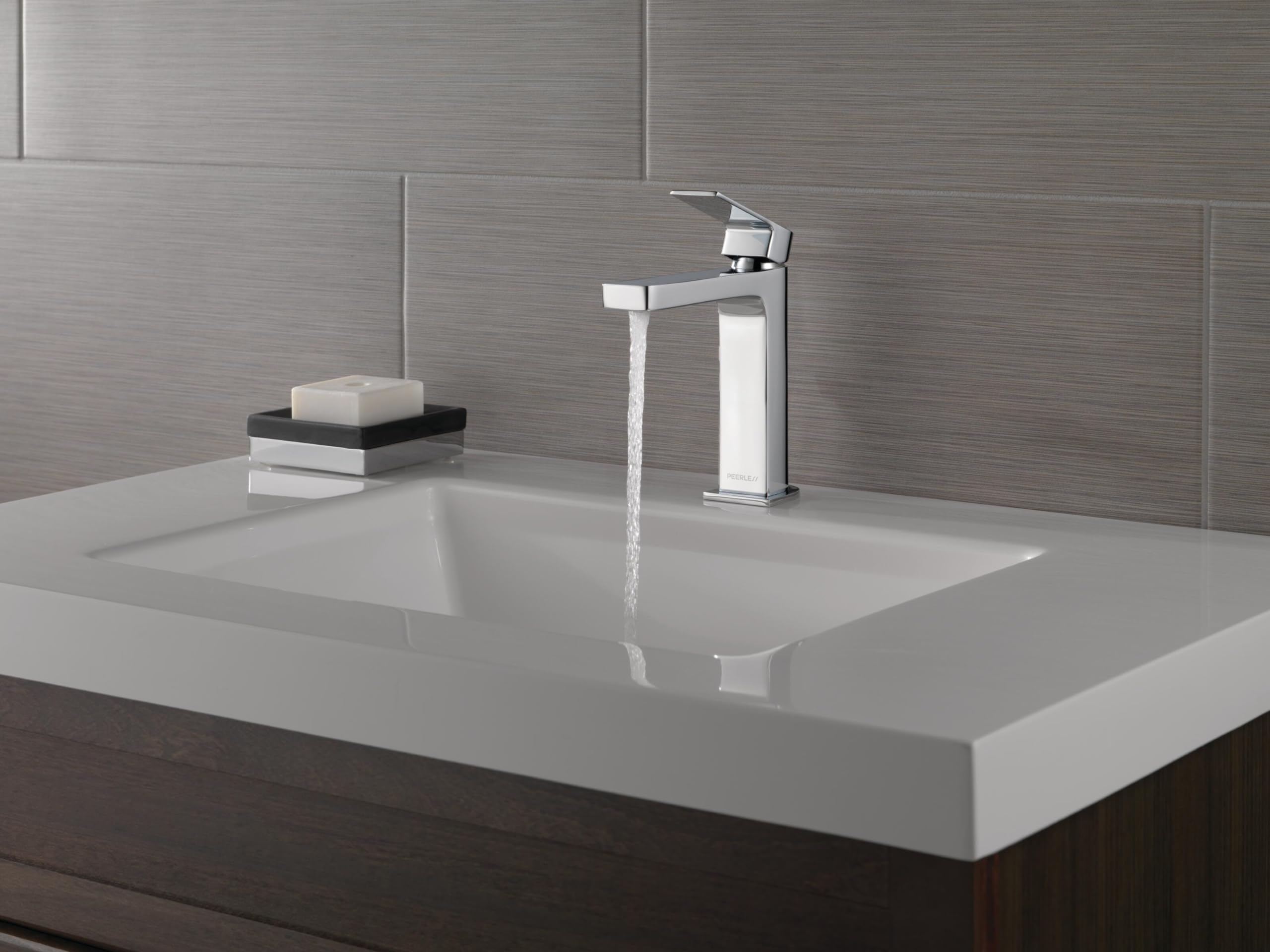 Delta Faucet P1519LF-HA Grifo para baño, 0 V, Cromado