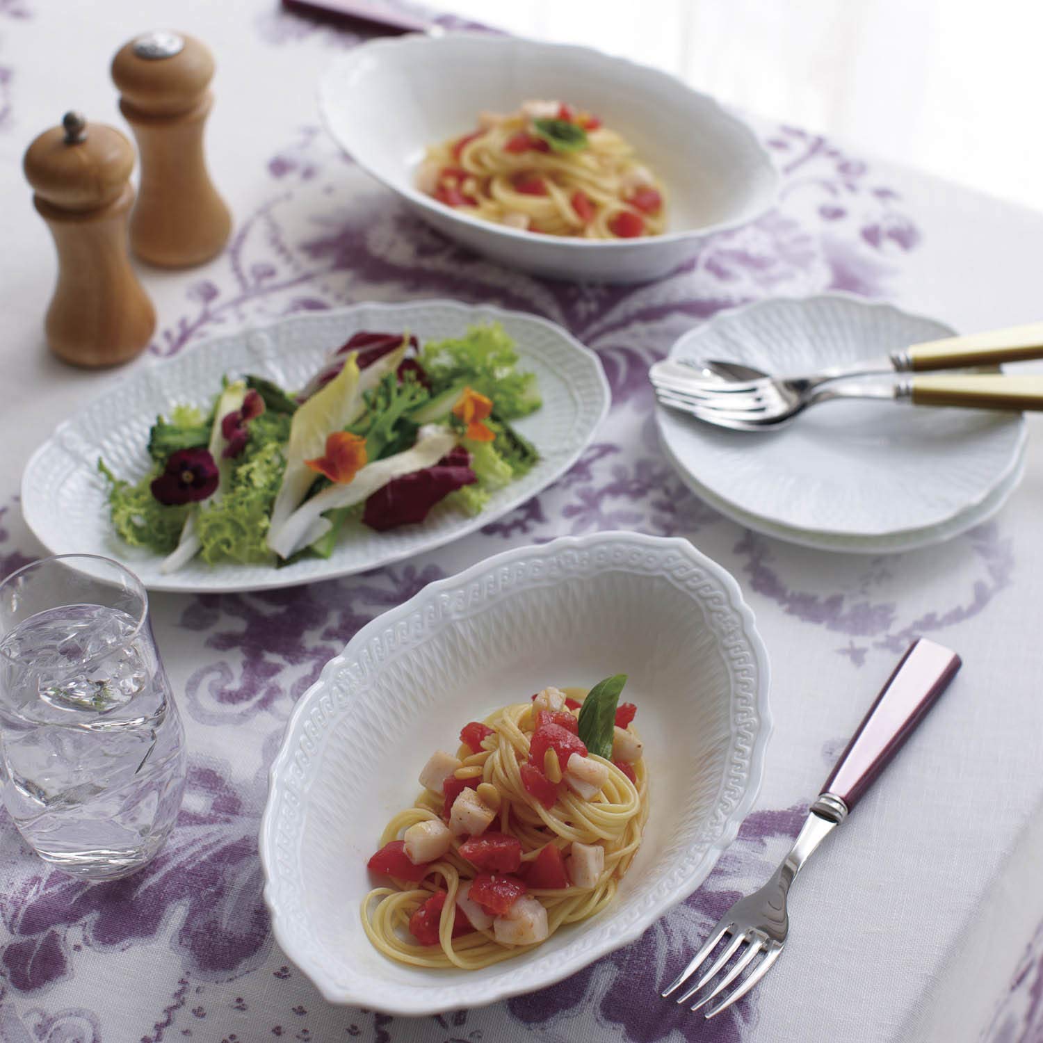 ノリタケ Noritake 大皿　白 Amazon.co.jp: ノリタケ(Noritake) 大皿 ホワイト 長径:約25.3cm、短径