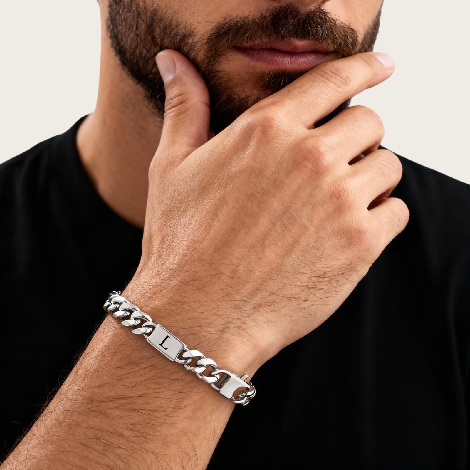 Herren Armband Edelstah Panzerkette mit Buchstaben - Silber Panzerkette Armband für Männer Jungen A-Z, Buchstabe Kubanische Armbänder 8mm Breite 21cm Länge Geschenke für Ehemann Papa Sohn Bruder