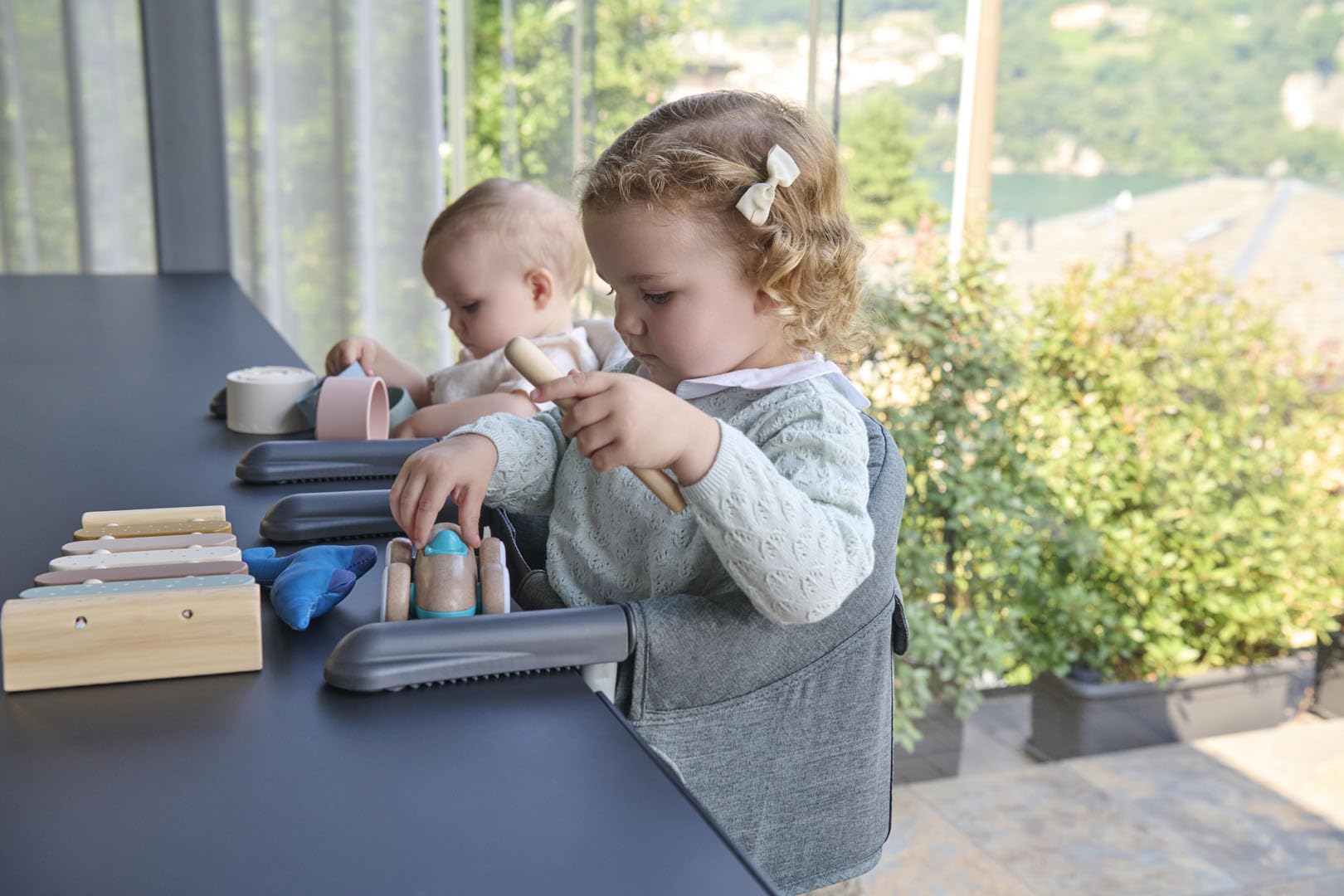 Inglesina Fast, Seggiolino da Tavolo Pieghevole, Blu (Ocean Navy), Facile da Trasportare, Lavabile, Installazione Sicura, Fino a 15 kg, 35 x 27 42 cm