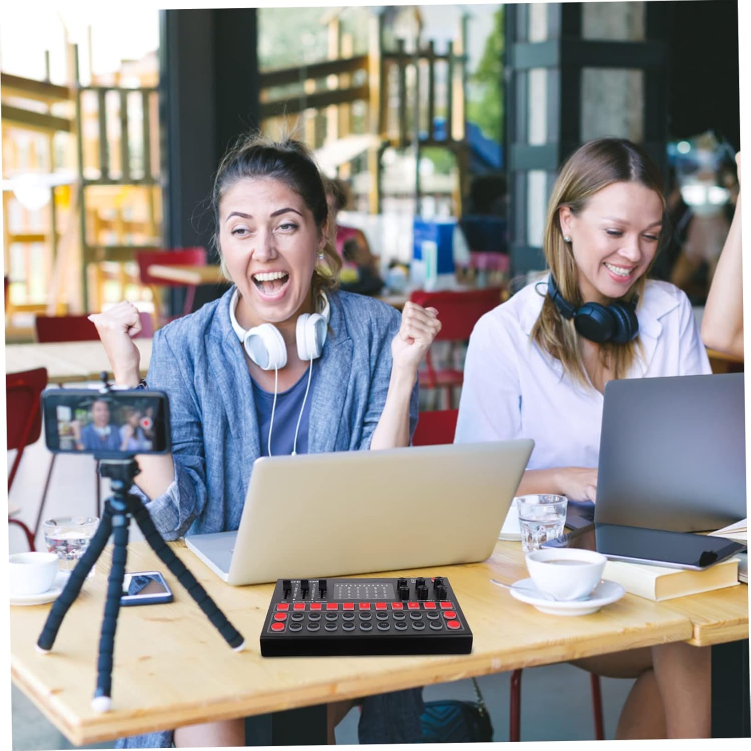 Homoyoyo Multi- Card Led Lights for Live Streaming Portable Voice Changer and Audio Mixer for Karaoke Podcasting and Music Recording