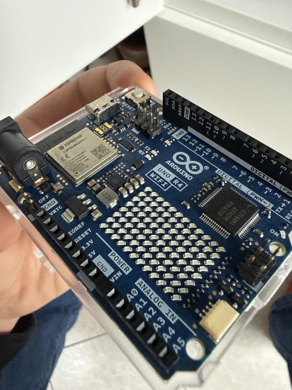 Arduino UNO R4 WiFi - Renesas RA4M1 / ESP32-S3 - Wi-Fi, Bluetooth, USB ...