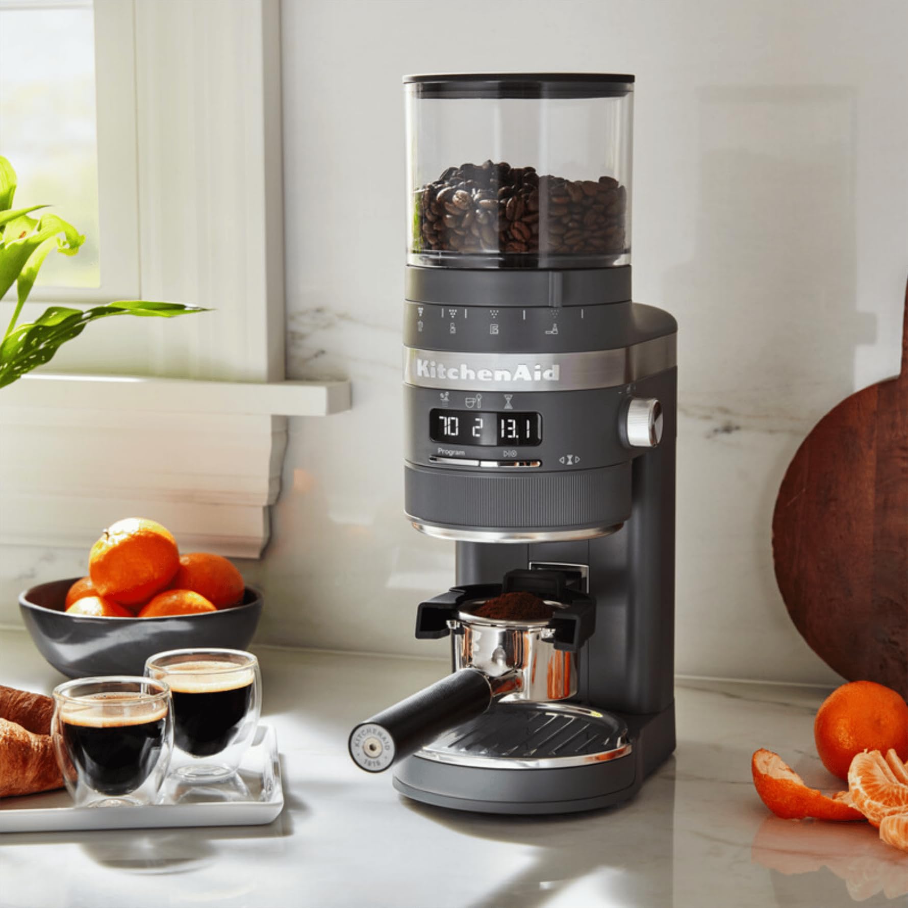 Kitchen Aid 5KCG8433EMS Artisan 5KCG8433 Moulin à café avec médaillon argenté