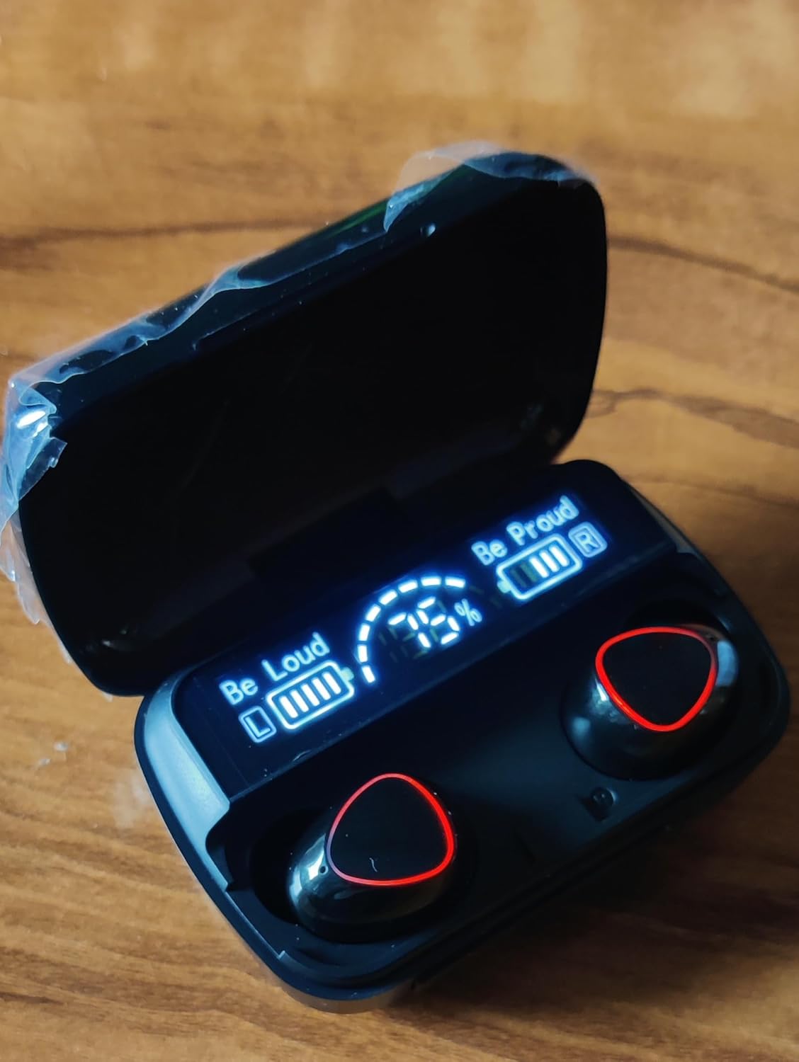 Damix M10 Wireless Headset charging case displaying 75% battery level.