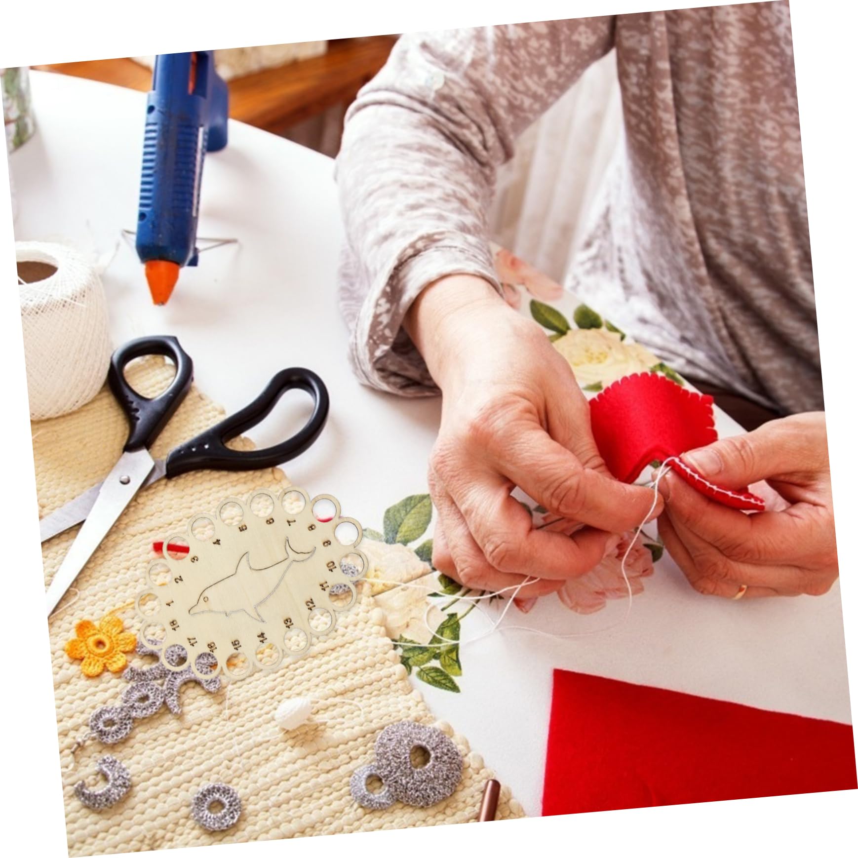 ARTIBETTER Compact Thread Organizing Set 4pcs Cross Stitch Thread Storage Plates Embroidery Floss Organizer