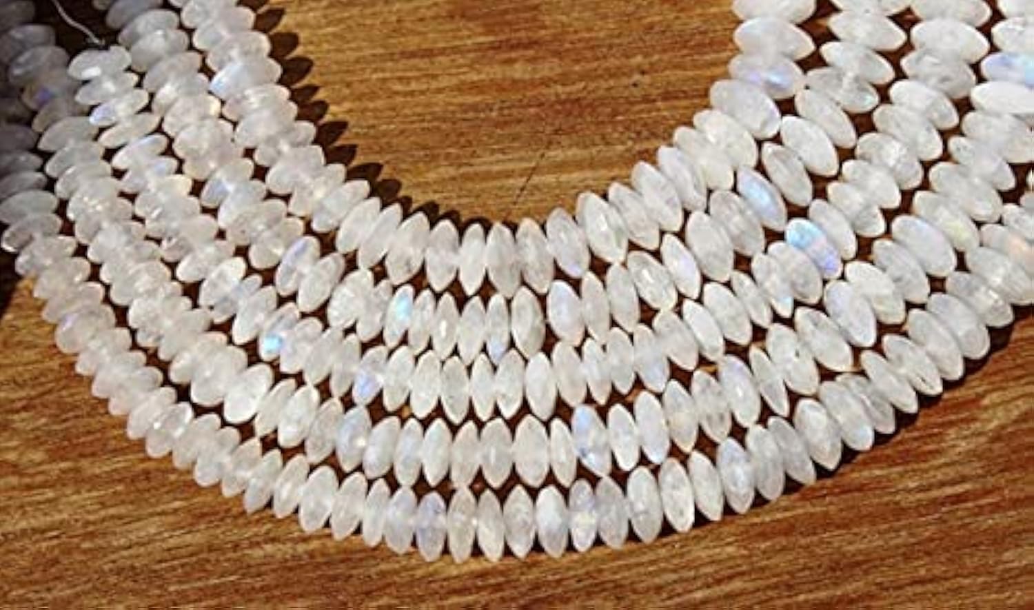 Perles pierre de lune pour créer vos bijoux bohèmes et élégants au quotidien