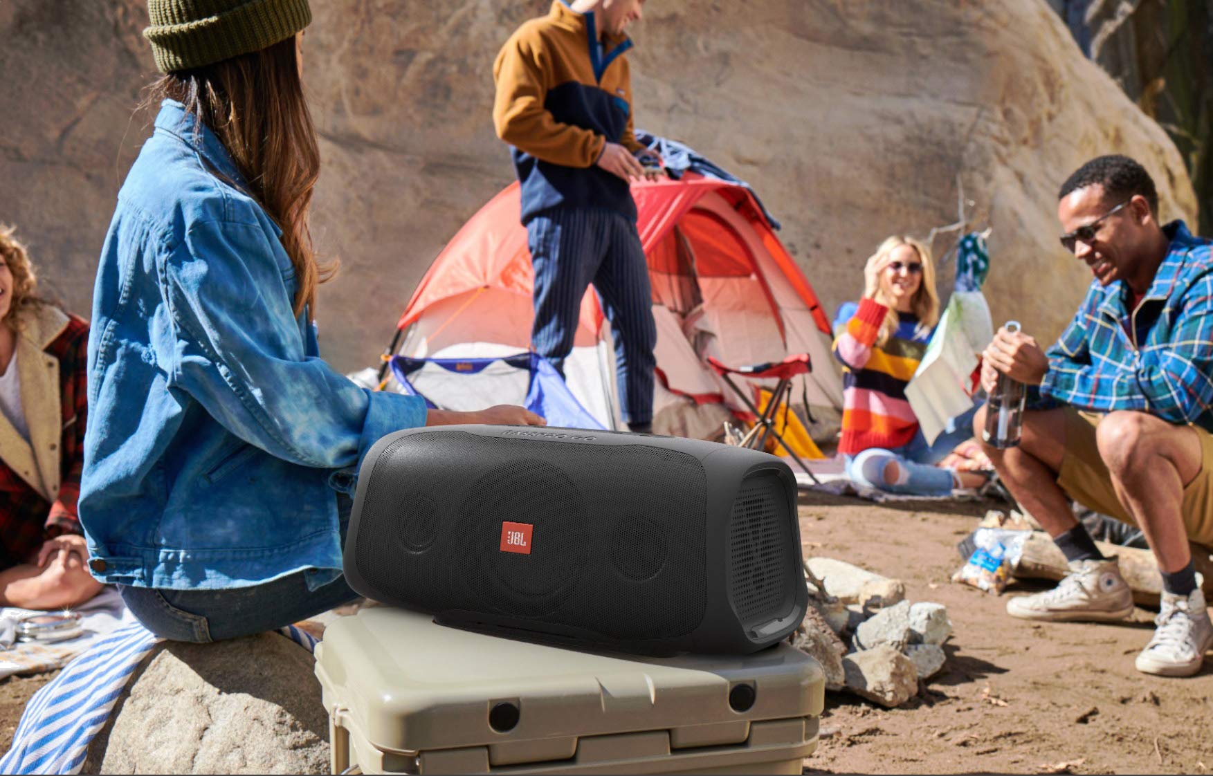 JBL BASSPRO Go - 2 in 1: Aktiv Subwoofer Auto und 200 Watt Bluetooth Party Lautsprecher in einem - Einsetzbar im Auto & daneben, Black
