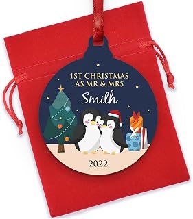 PERSONALISED 1st Christmas Married as Mr and Mrs Decoration Ornament, Wooden Hanging 1st Xmas As Mr & Mrs Penguin Christmas Tree Ornament Husband Wife, Newlyweds Gifts, With Red Bag
