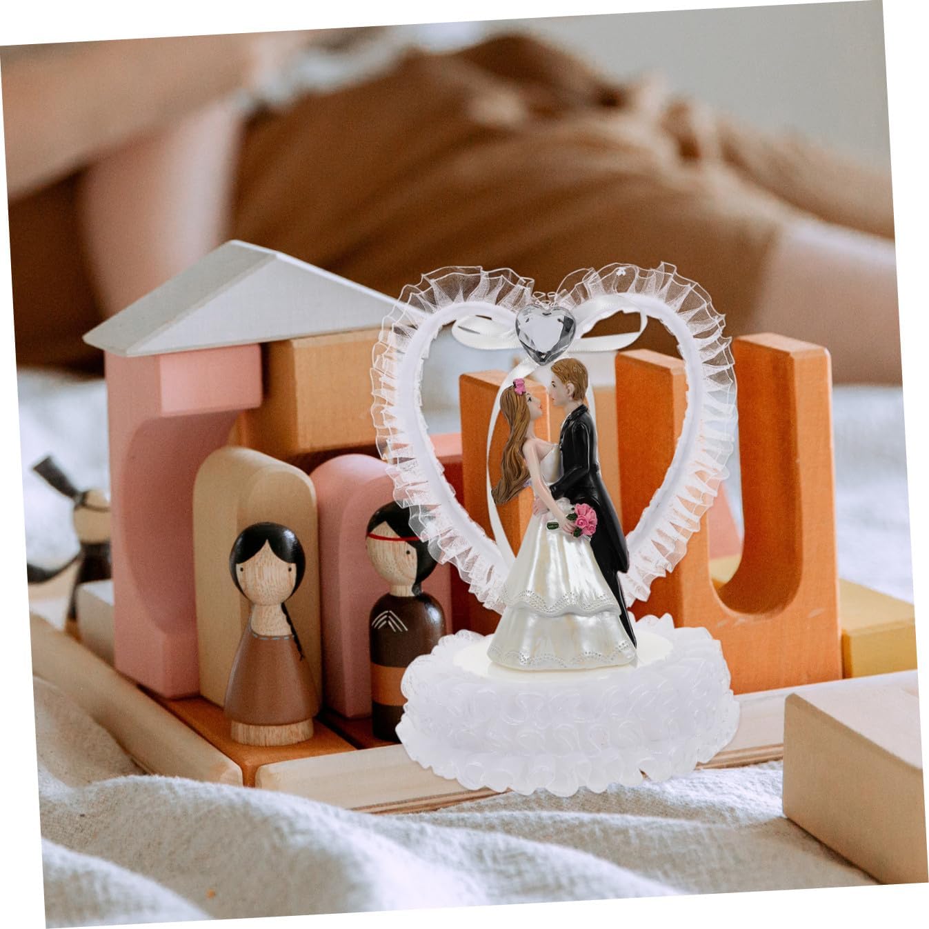 1pc Decorative Bride Groom Ornament for Wedding Valentine's Day Party Romantic Home Decor Sweet Proposal Scene Prop Adorable Couple Design for Cake and Table Decor