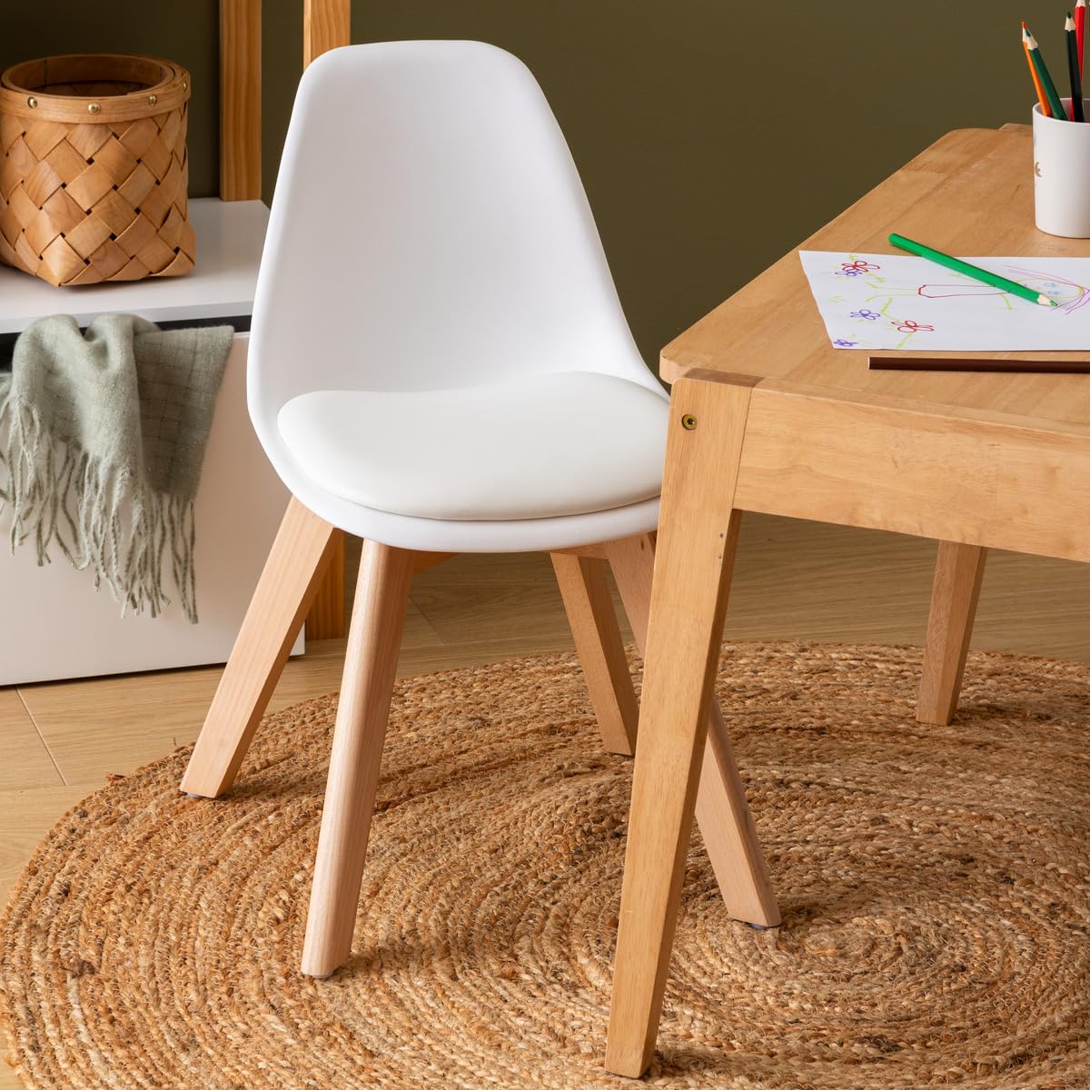 Atmosphera Créateur d'Intérieur - Chaise Enfant Baya Blanc - Plastique et Hêtre - Salle à Manger, Chambre, Bureau, Salon - Confortable Coussin Intégré