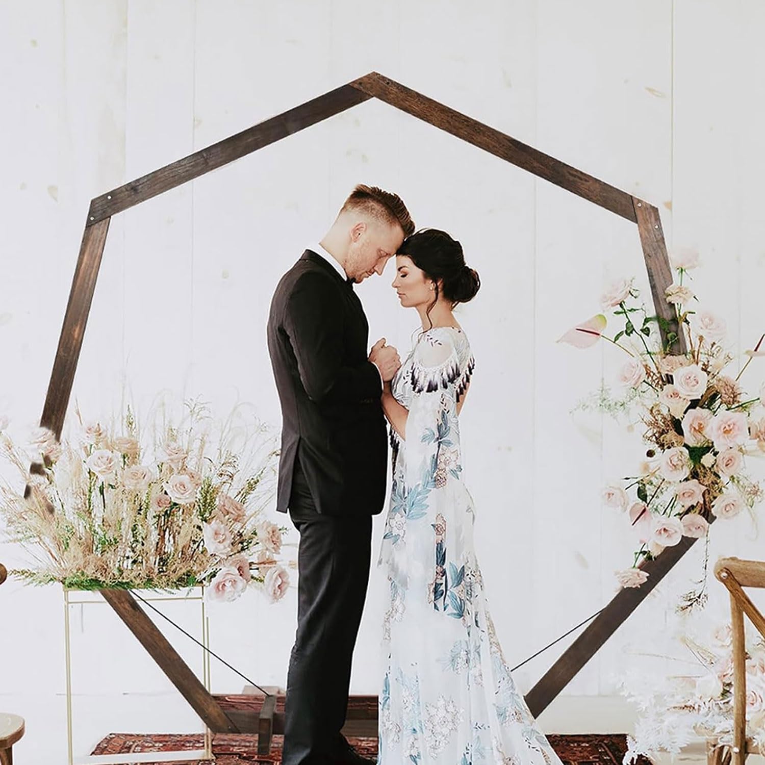 Hochzeitsbogen aus Holz, siebeneckiger Holzbogen für Hochzeiten, Zeremonien im Freien, Hochzeitshintergrund, Holzbogen, Hochzeitslaube, Hintergrundständer für Zeremonien, rustikale
