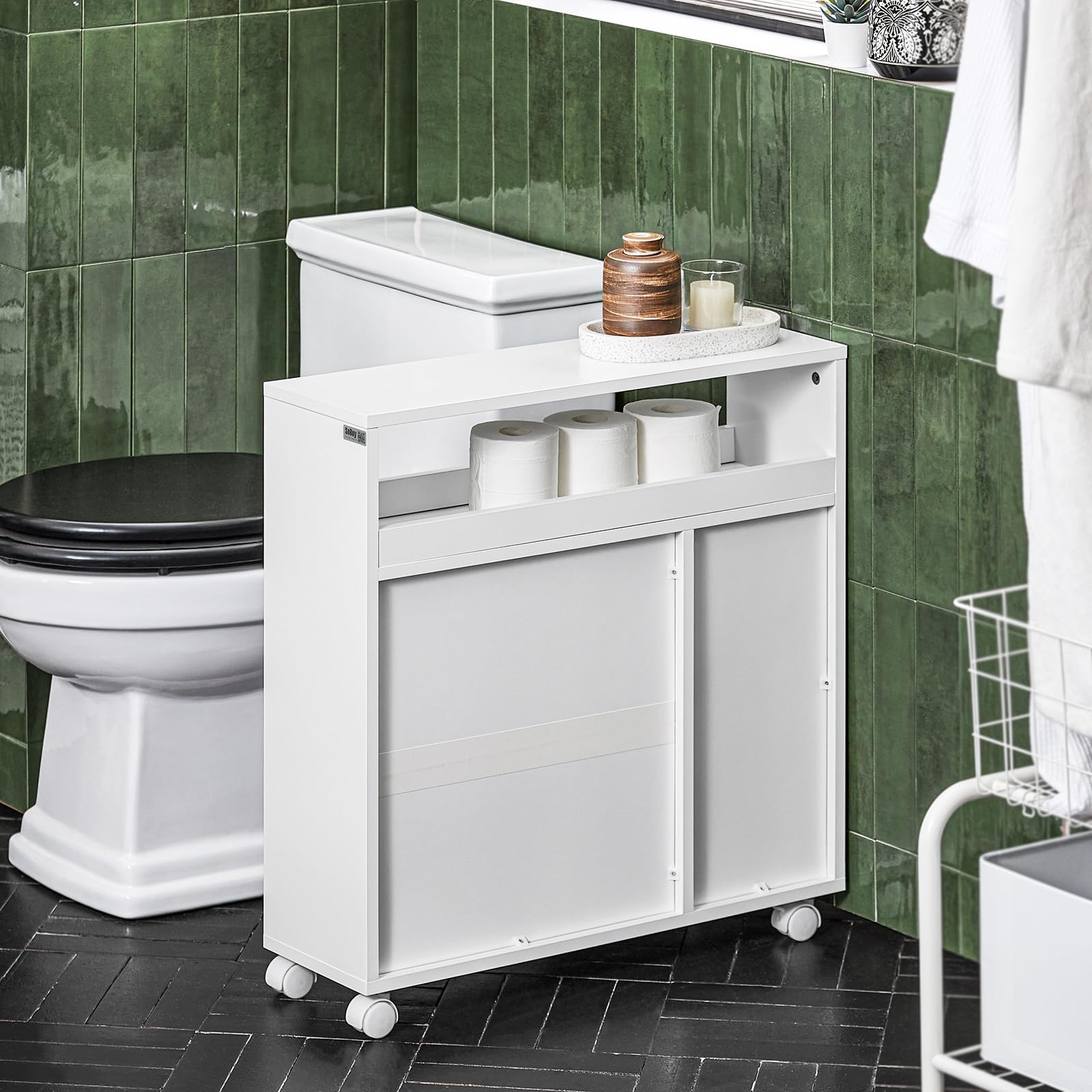 SoBuy schmaler Badezimmerschrank mit Rollen – Nischenschrank 20cm – Badschrank zur Aufbewahrung von Toilettenpapier – Badmöbel aus Holz mit höhenverstellbaren Einlegeböden, Weiß, 20x70x65cm, BZR119-W
