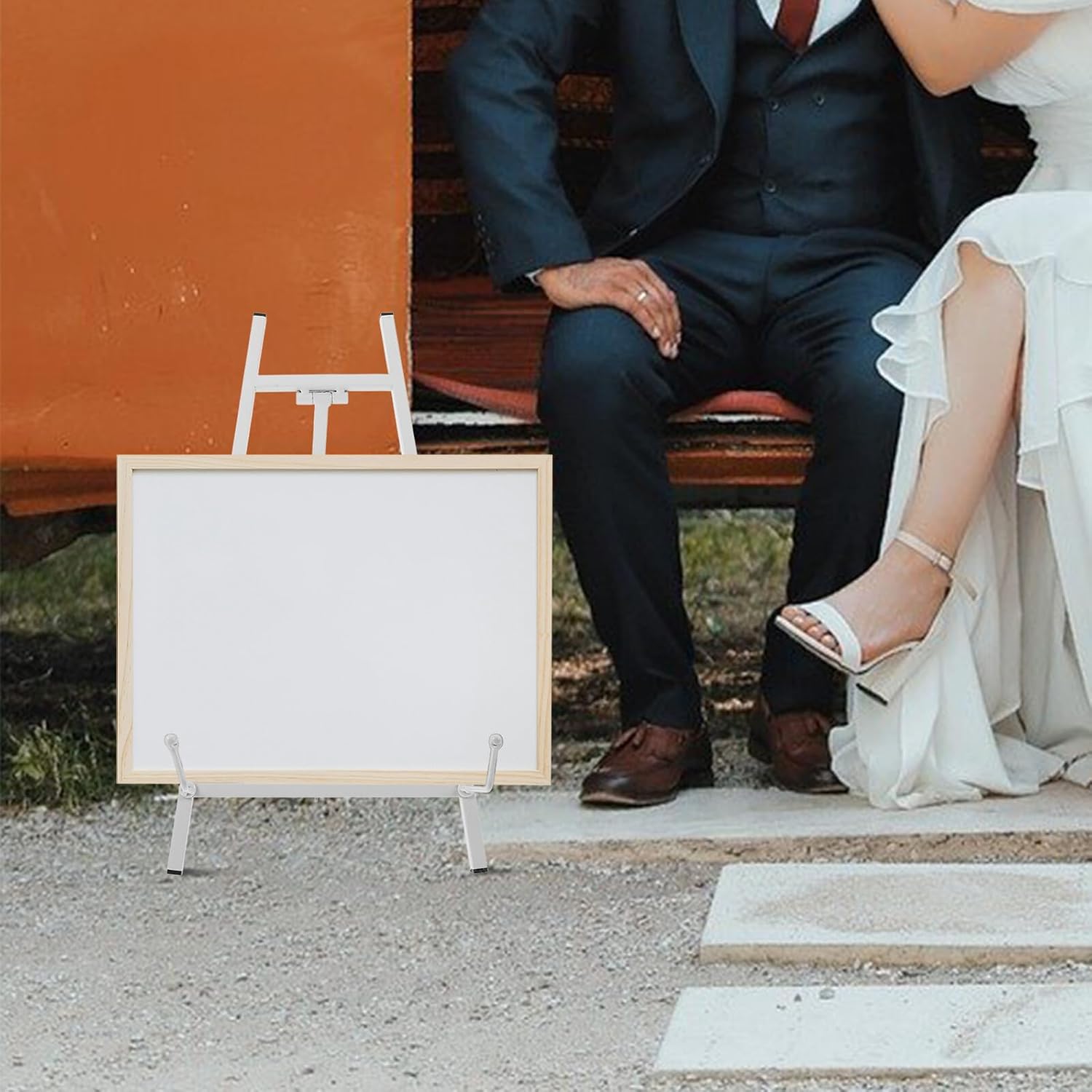 VICASKY Tripod Easel Stand for Wedding Photo Display, Metal Art Display Easel with White Finish, Tabletop Painting Showing Stand for Home Decor and Gallery Use