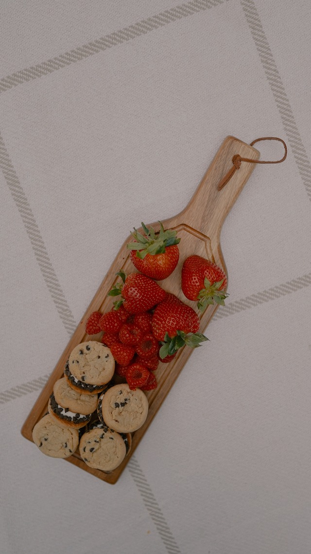 PICNIC TIME Tabla de Cortar para Queso y Bandeja, Forma de Botella de Vino, Madera Acacia miniatura 7
