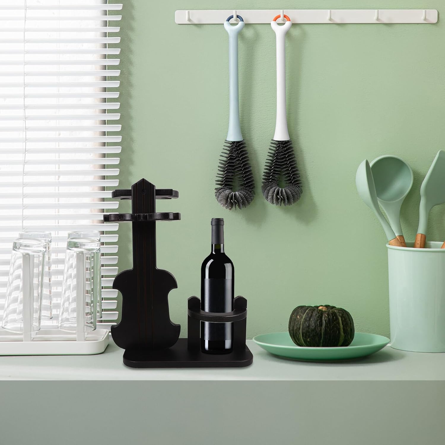 Uonlytech Violin Shaped Wooden Wine Bottle Display Rack Sturdy Countertop Organizer for Home Bar Tabletop Cabinet Storage European Style Creative Wine Rack for Parties and Gatherings