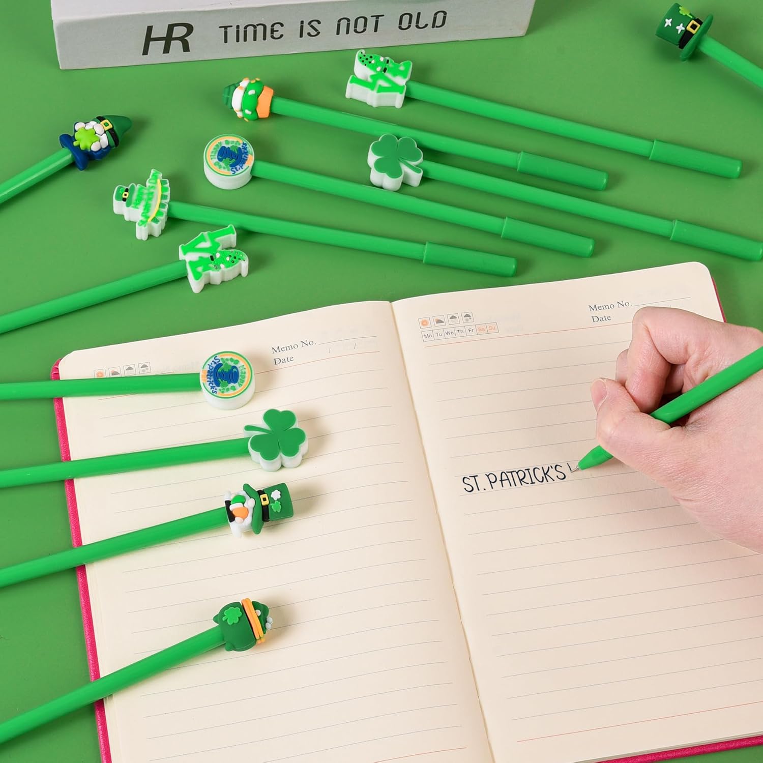 100 Pcs St Patricks Day Cartoon Cute Fun Pens for Kids Kawaii Top Hat Clover Shamrock Leather Boots Gnome Beer Shape Gel Black Ink Pen Cute Pumpkins Pens for School Office Home Student Kids Present